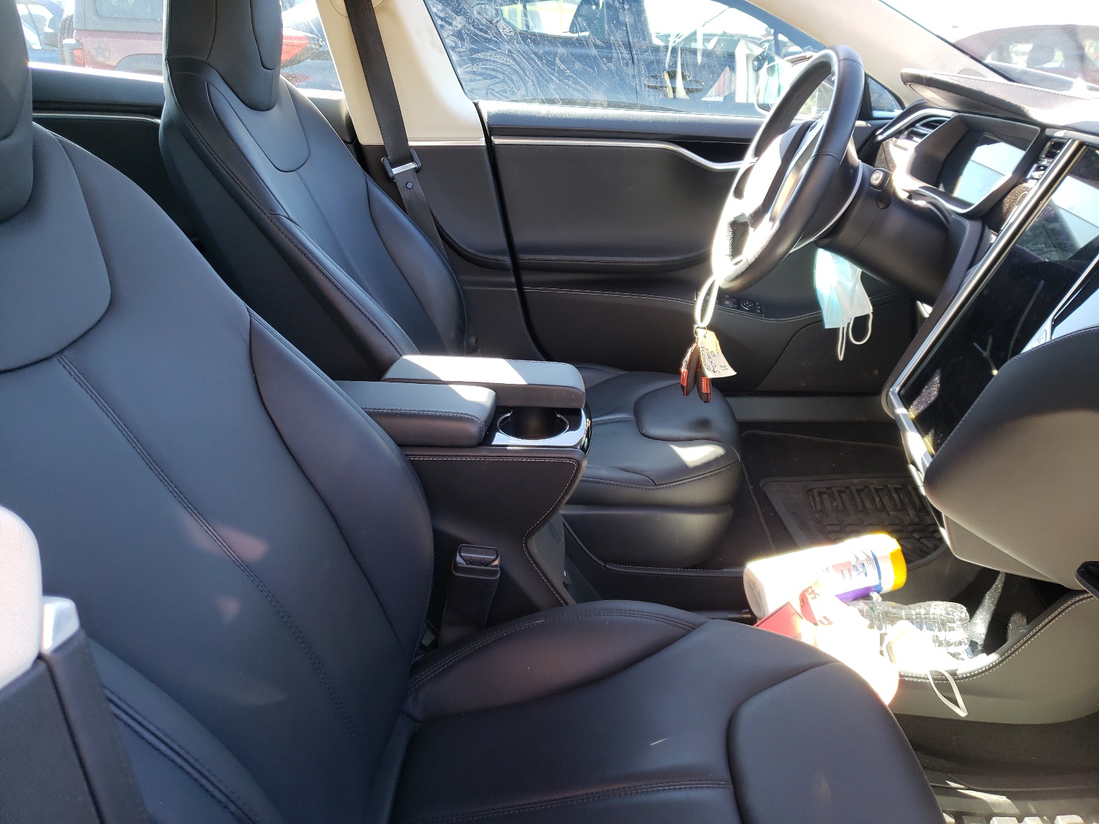 صورة رقم 5 من المزاد - 2015 TESLA MODEL S 85 مع VIN 5YJSA1H28FFP71317