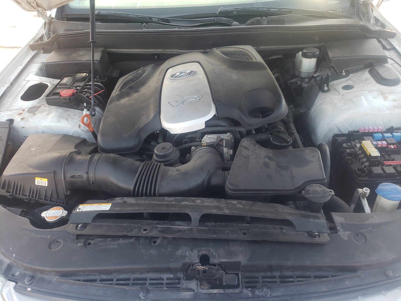 Photo 7 from auction – 2009 HYUNDAI GENESIS 4. with VIN KMHGC46F89U047240