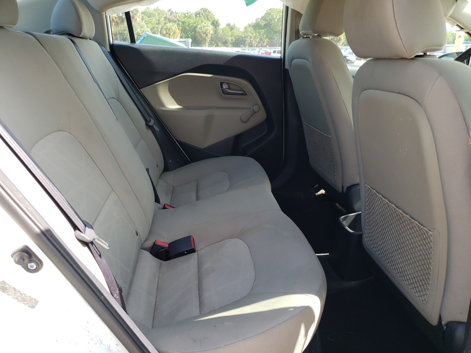 Zdjęcie 6 z aukcji – 2015 KIA RIO LX z VIN KNADM4A36F6424470