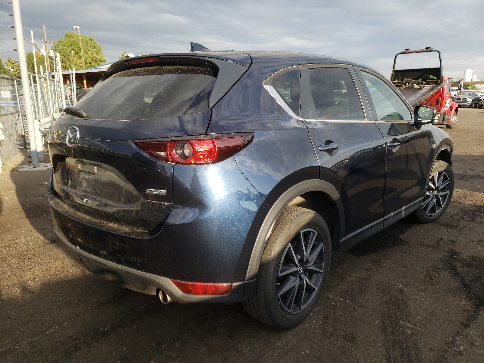 Photo 4 from auction – 2018 MAZDA CX-5 TOURI with VIN JM3KFACM5J1388163