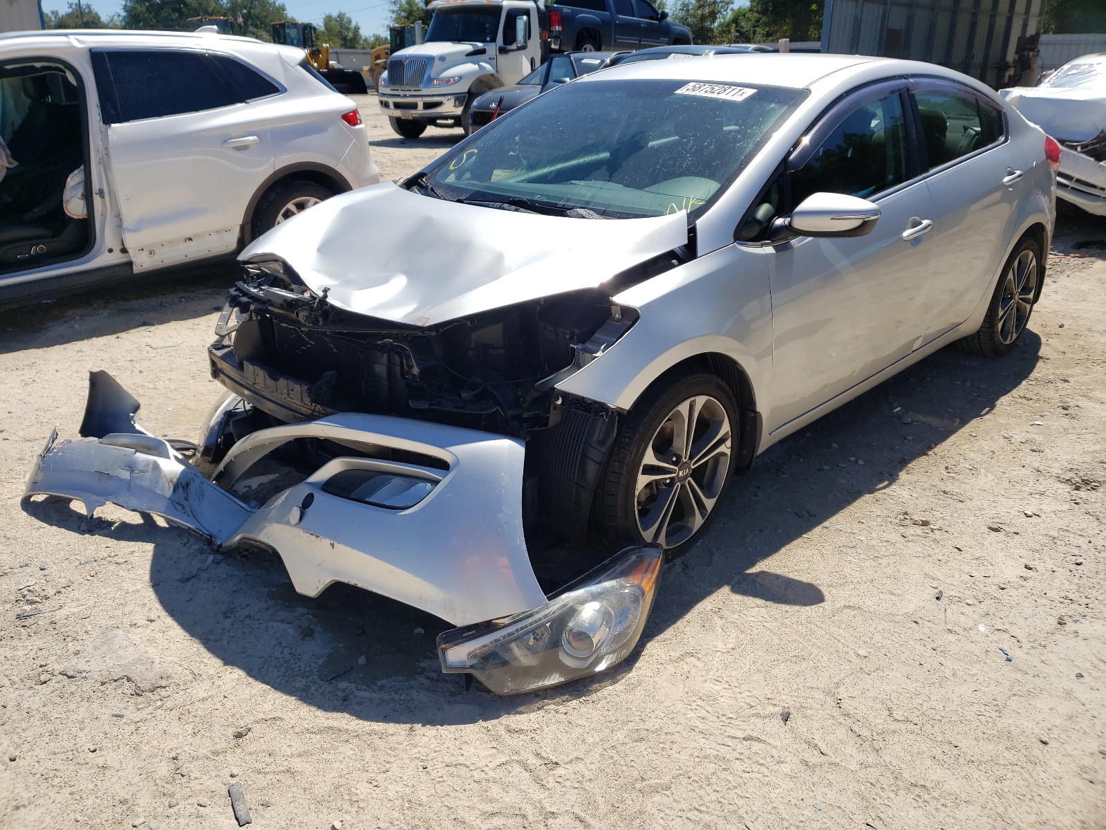 Photo 2 from auction – 2014 KIA FORTE EX with VIN KNAFX4A86E5105831