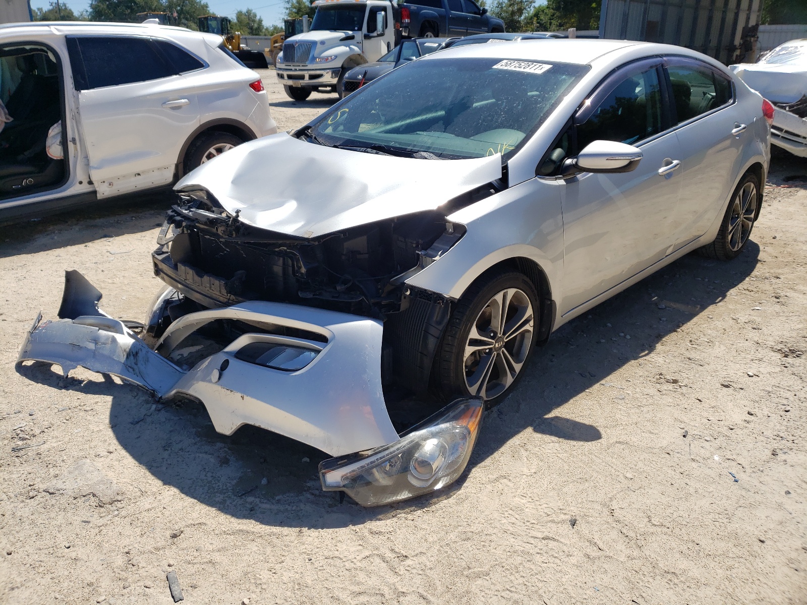 Zdjęcie 2 z aukcji – 2014 KIA FORTE EX z VIN KNAFX4A86E5105831