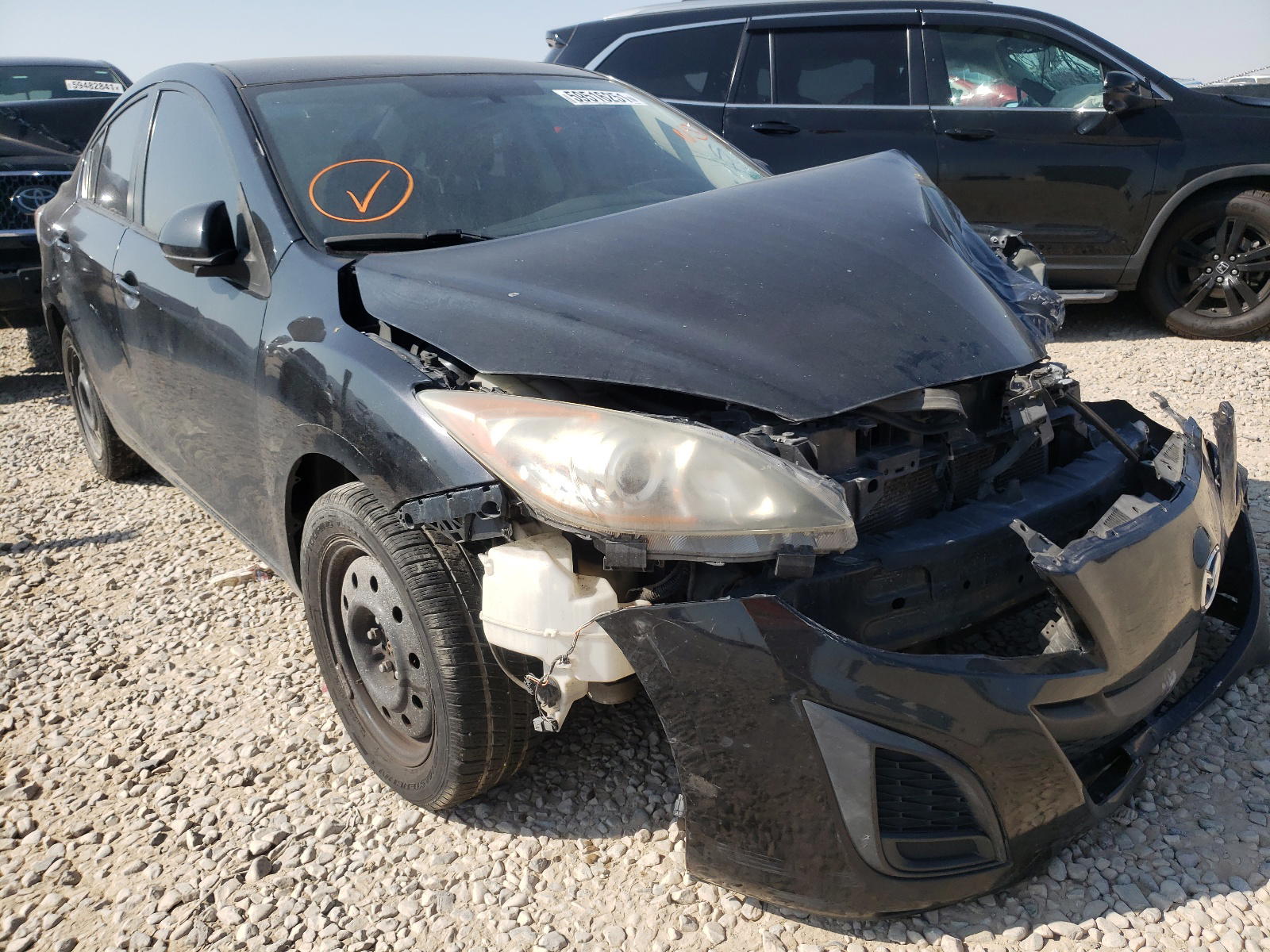 MAZDA 3 I 2011 with VIN JM1BL1UF3B1408302 - Photo from auction