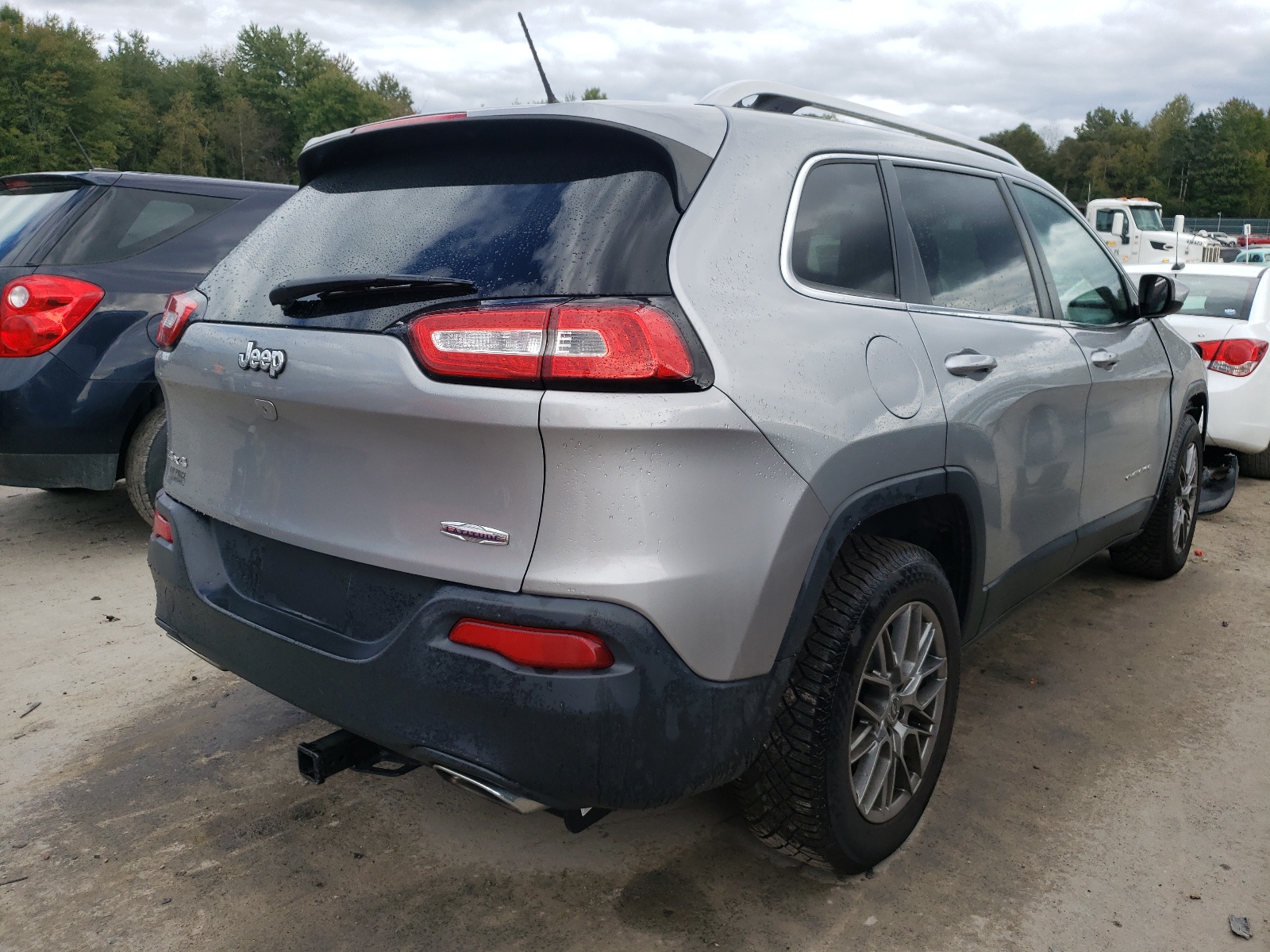 Photo 4 from auction – 2015 JEEP CHEROKEE L with VIN 1C4PJMCS3FW615079