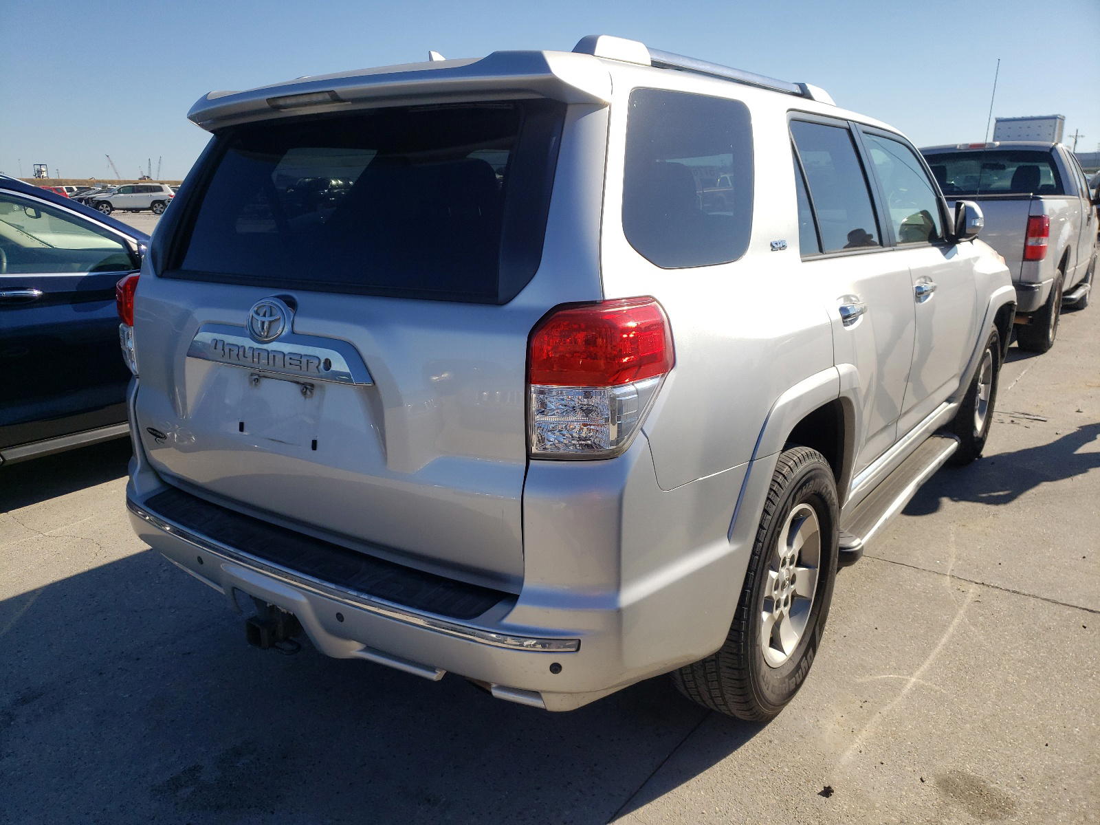 Photo 4 from auction – 2012 TOYOTA 4RUNNER SR with VIN JTEZU5JR8C5040626