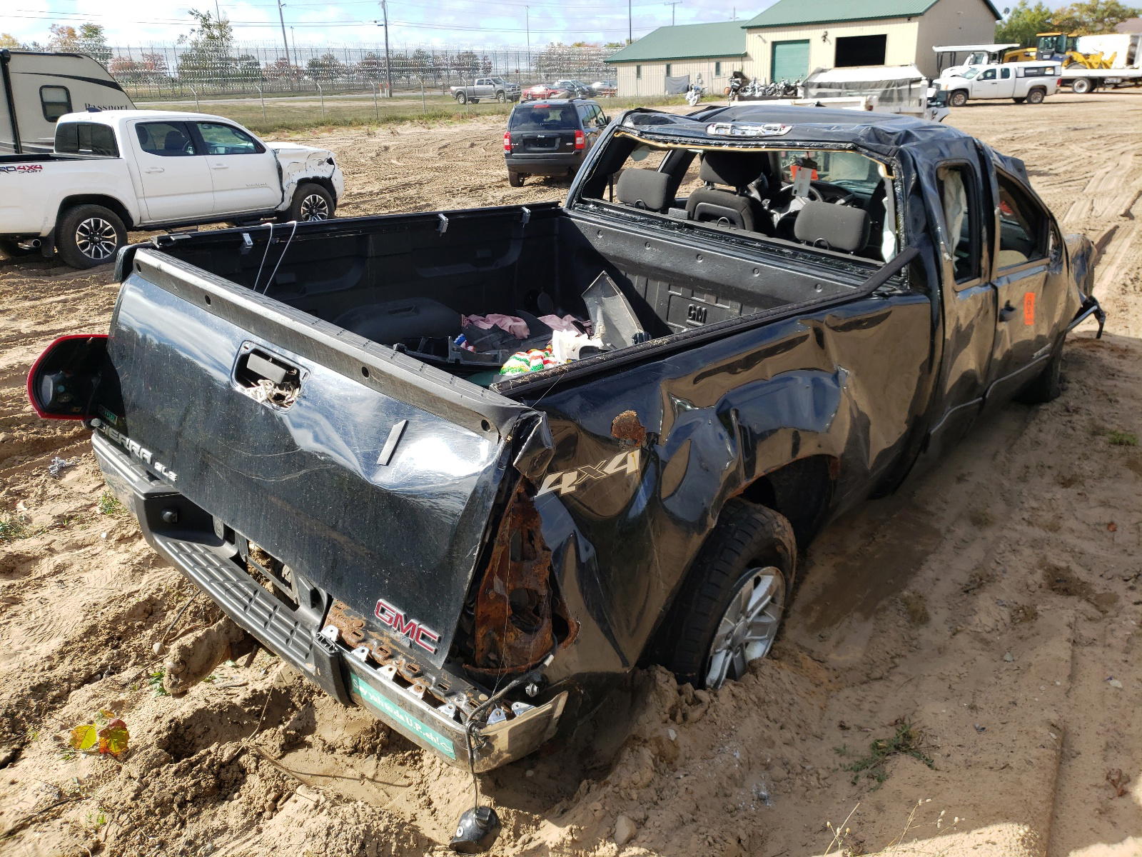 Photo 4 from auction – 2011 GMC SIERRA K15 with VIN 1GTR2VE32BZ235211