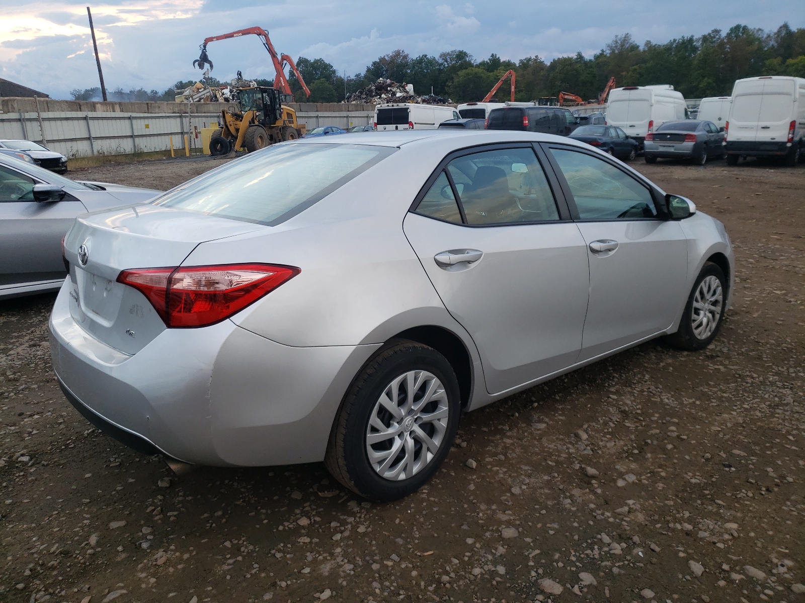 Photo 4 from auction – 2018 TOYOTA COROLLA L with VIN 2T1BURHE6JC104503