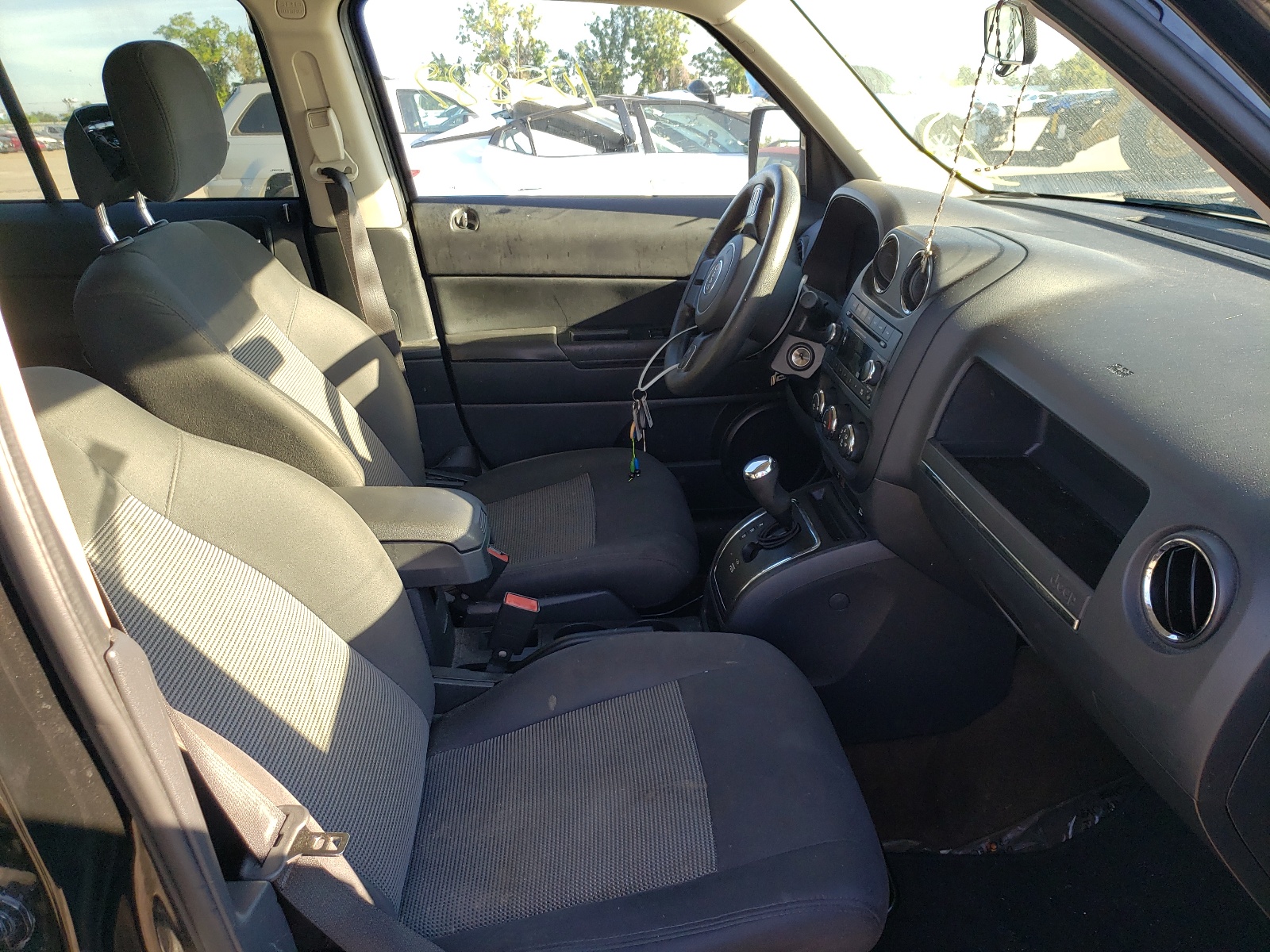 Photo 5 from auction – 2015 JEEP PATRIOT SP with VIN 1C4NJPBB5FD431106