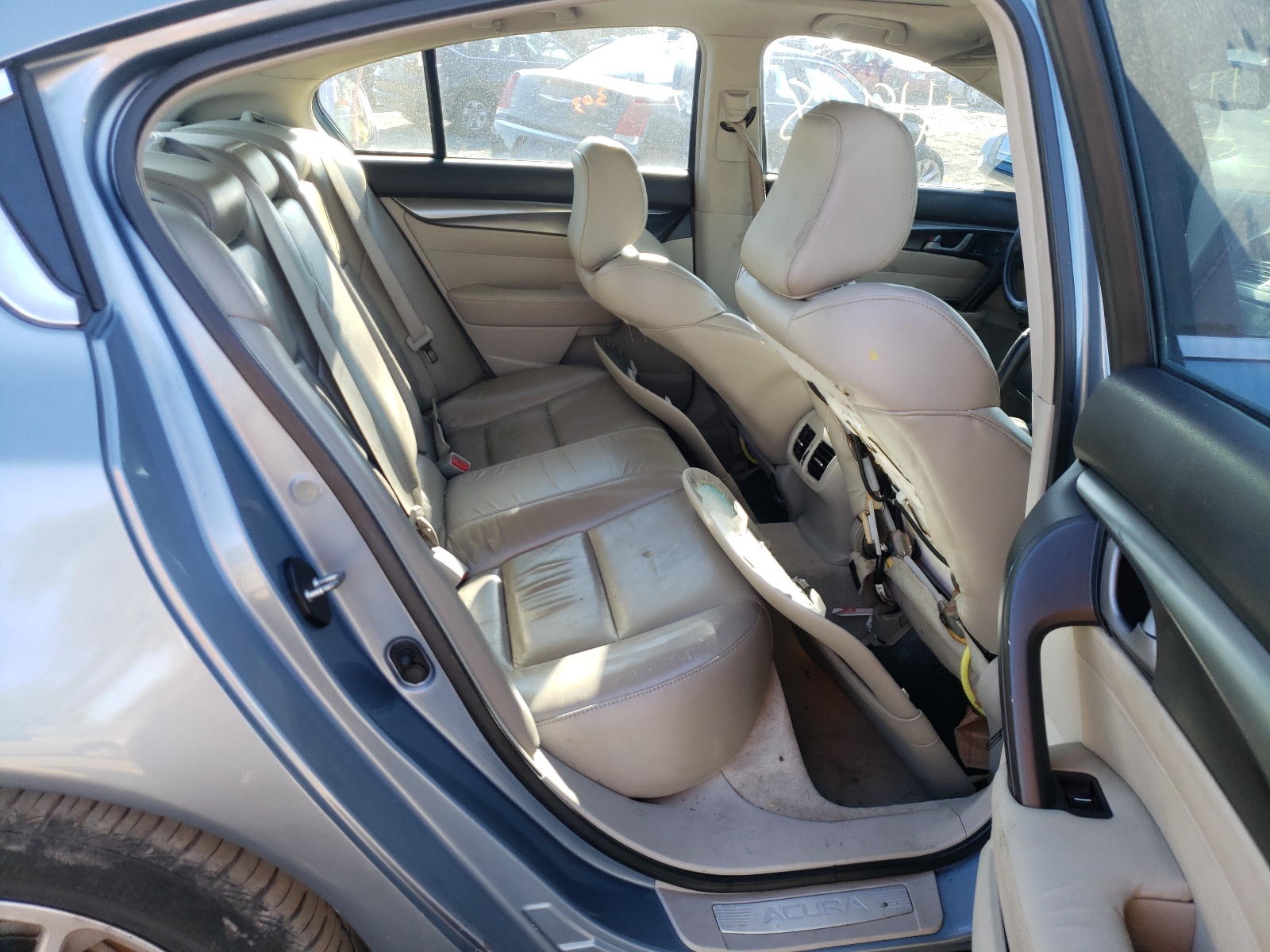 Photo 6 from auction – 2011 ACURA TL with VIN 19UUA8F21BA000092