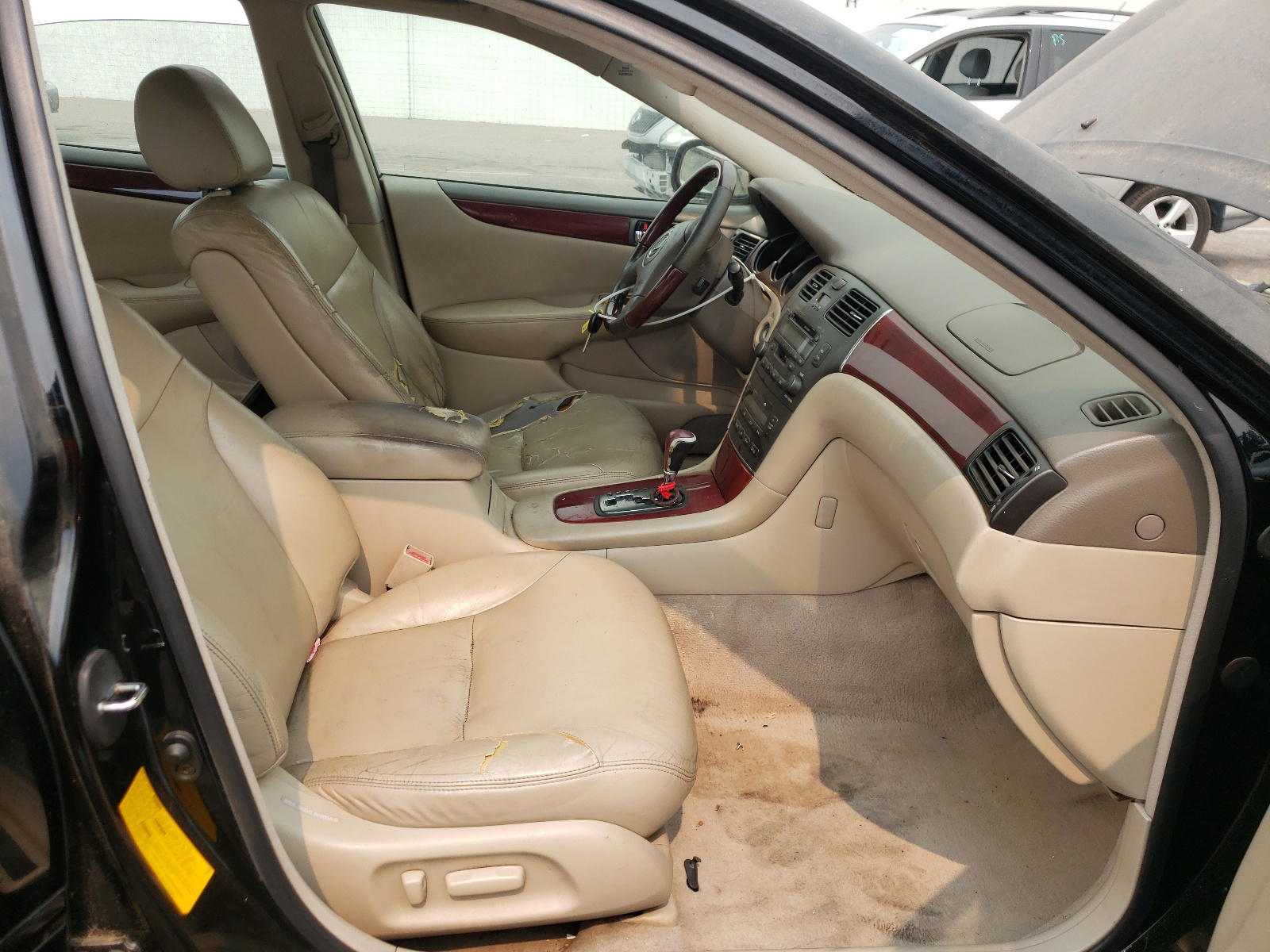 Photo 5 from auction – 2003 LEXUS ES 300 with VIN JTHBF30G230111237