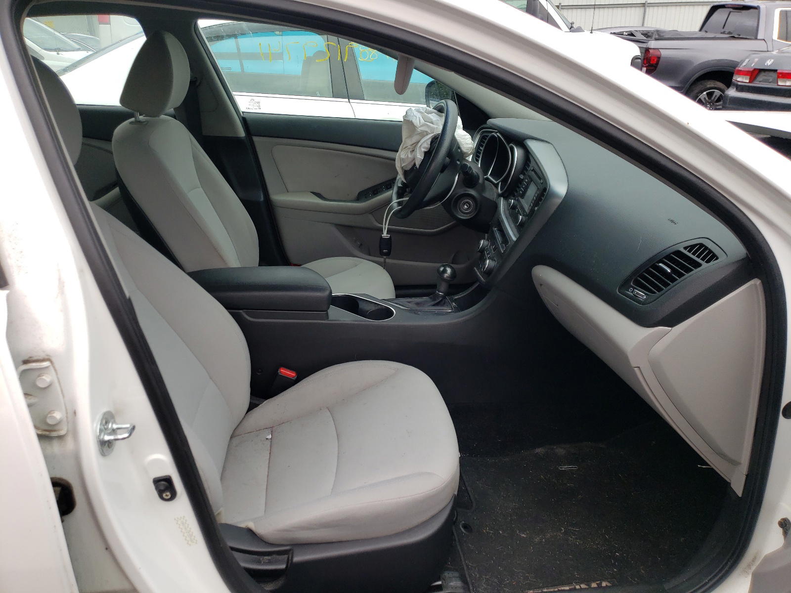 Photo 5 from auction – 2015 KIA OPTIMA LX with VIN KNAGM4A72F5554669