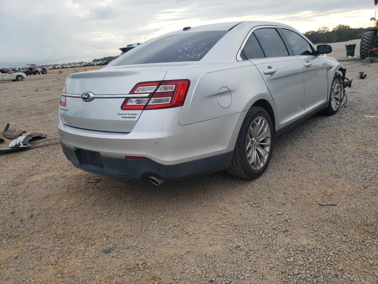 Photo 4 from auction – 2013 FORD TAURUS LIM with VIN 1FAHP2F80DG116583