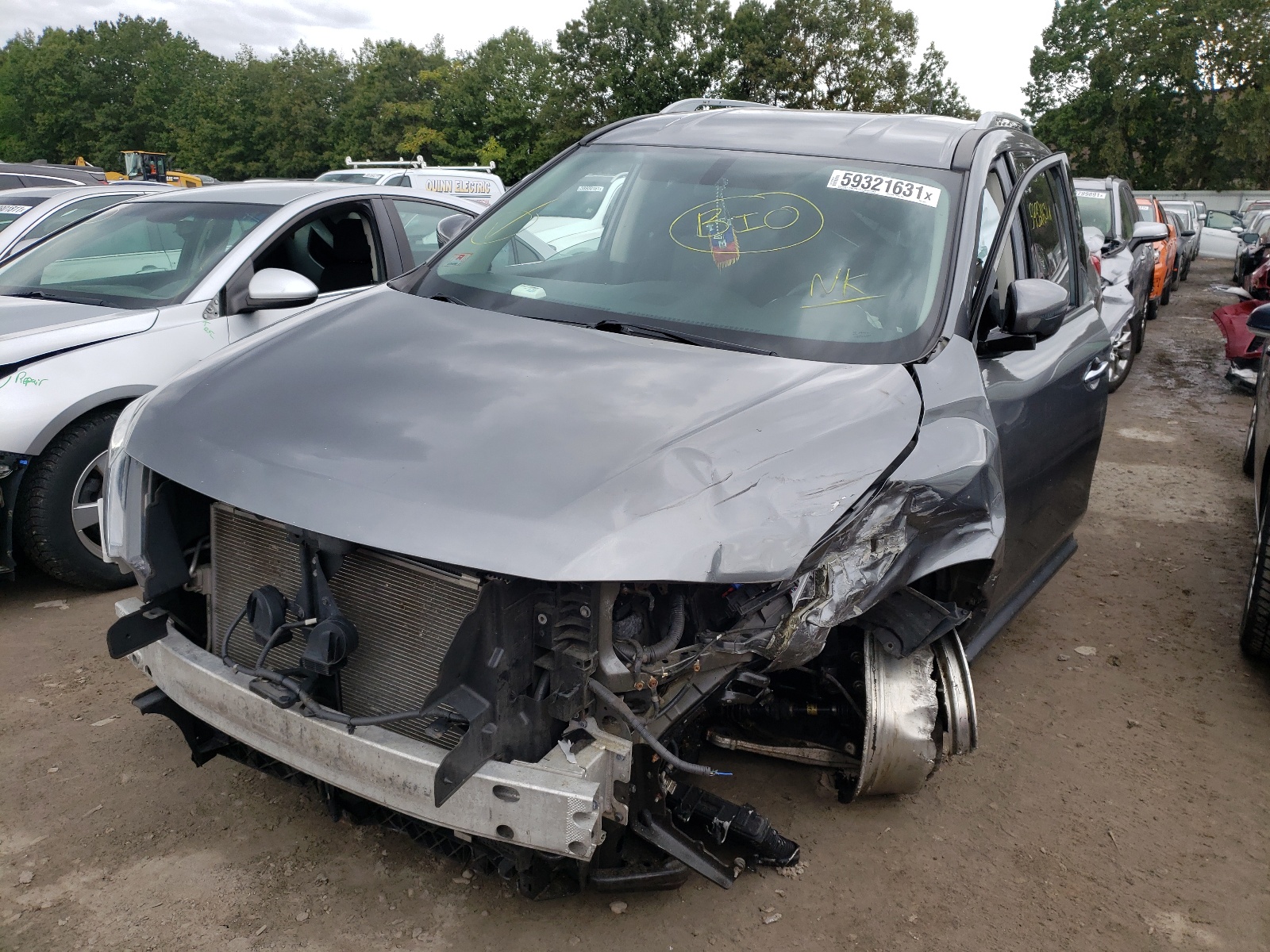 Photo 2 from auction – 2017 NISSAN PATHFINDER with VIN 5N1DR2MM4HC697811