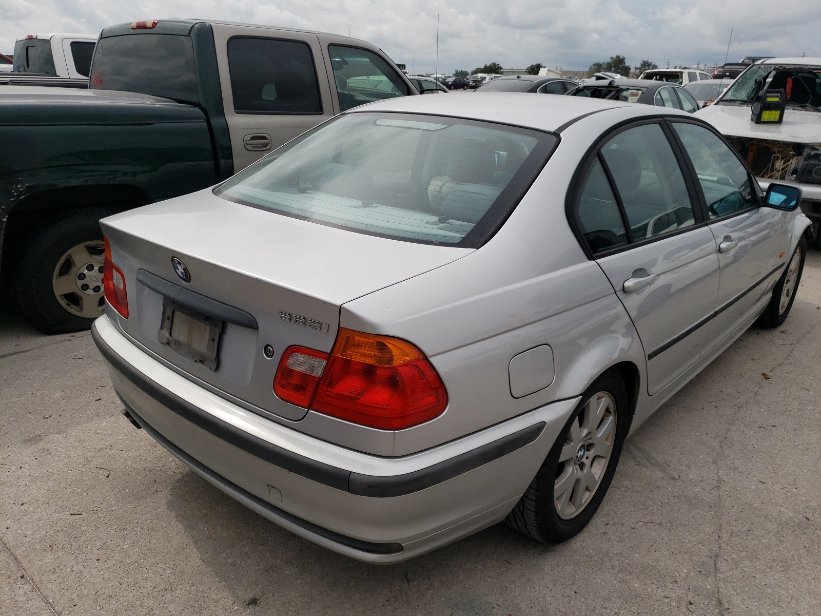 Zdjęcie 4 z aukcji – 2000 BMW 323 I z VIN WBAAM3342YKC72848