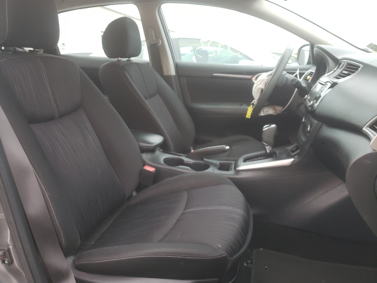 Photo 5 from auction – 2017 NISSAN SENTRA S with VIN 3N1AB7AP3HY374402