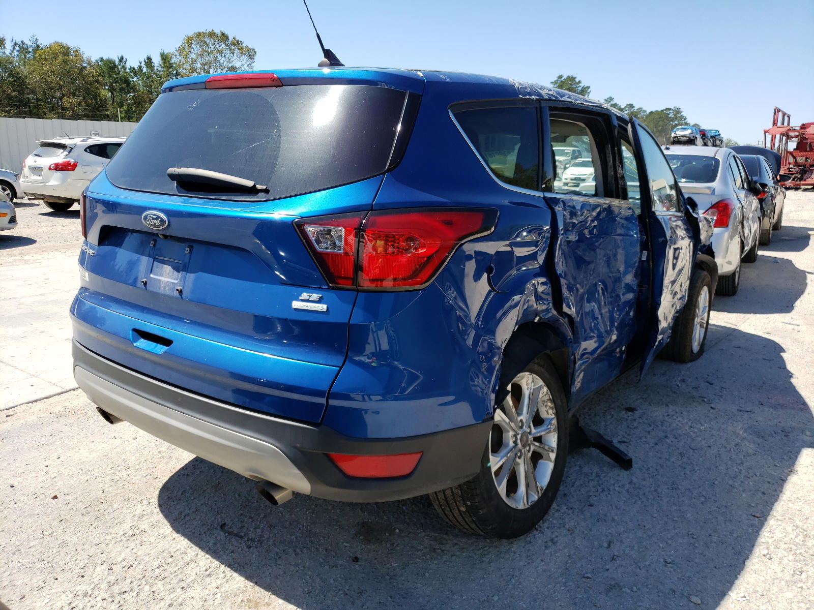 Photo 4 from auction – 2019 FORD ESCAPE SE with VIN 1FMCU0GD6KUC45936