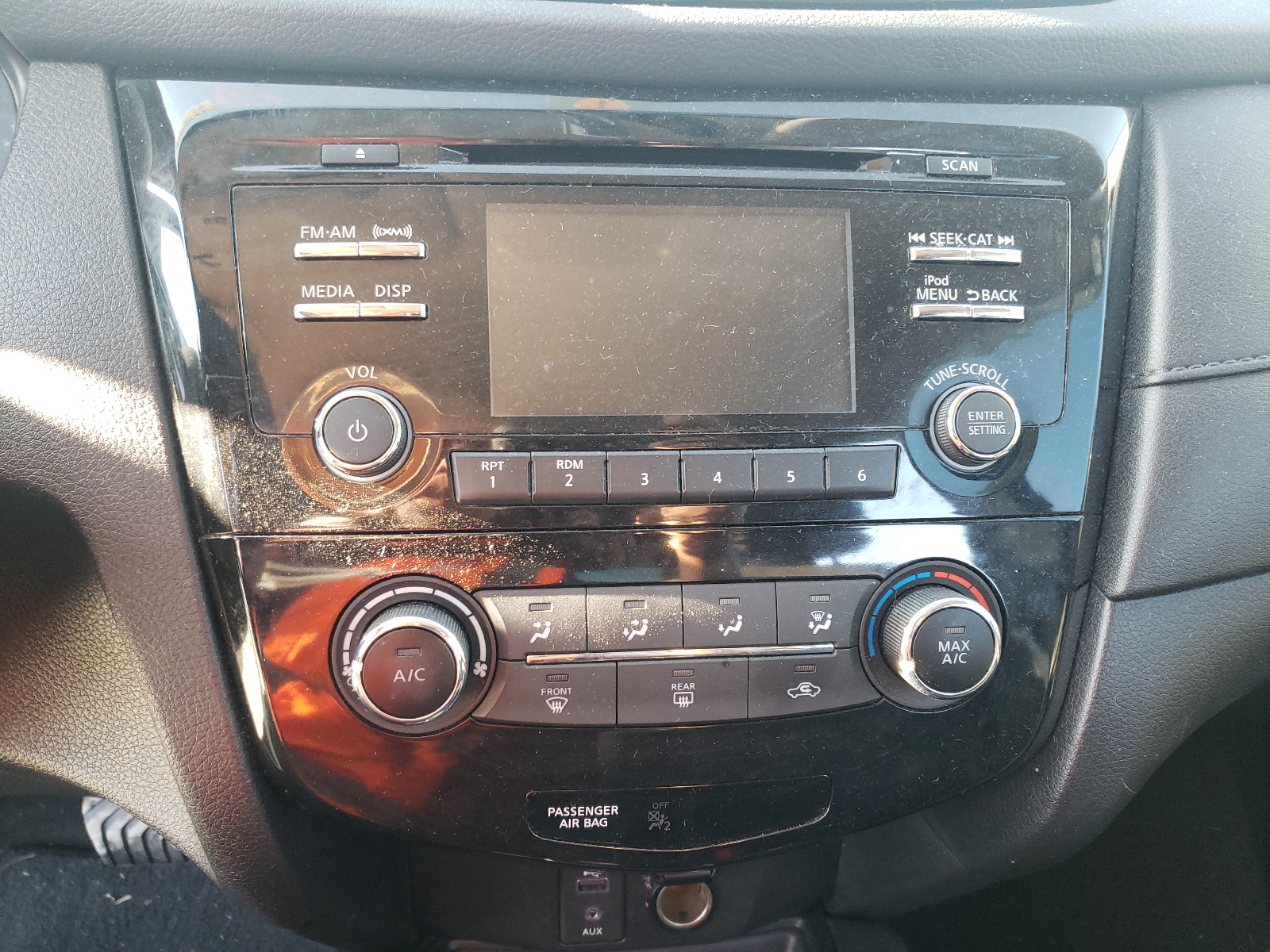 Photo 9 from auction – 2017 NISSAN ROGUE S with VIN JN8AT2MT3HW130119