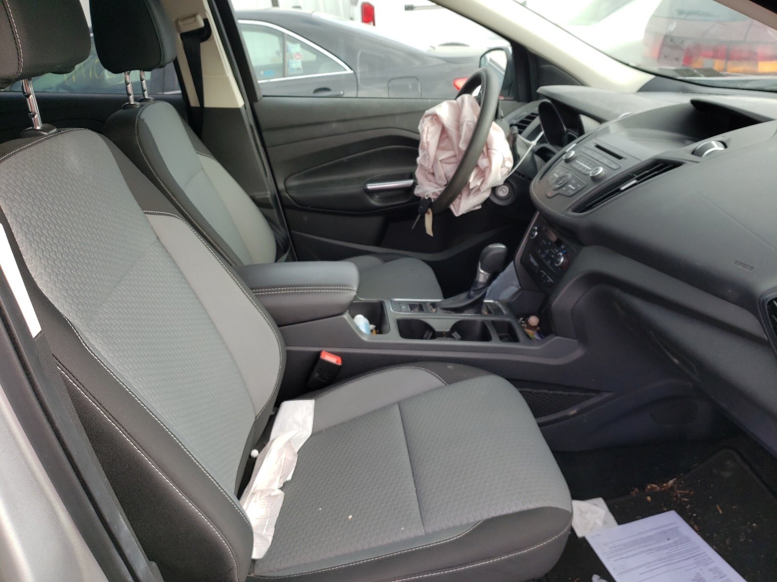 Zdjęcie 5 z aukcji – 2017 FORD ESCAPE SE z VIN 1FMCU9GD1HUC04207