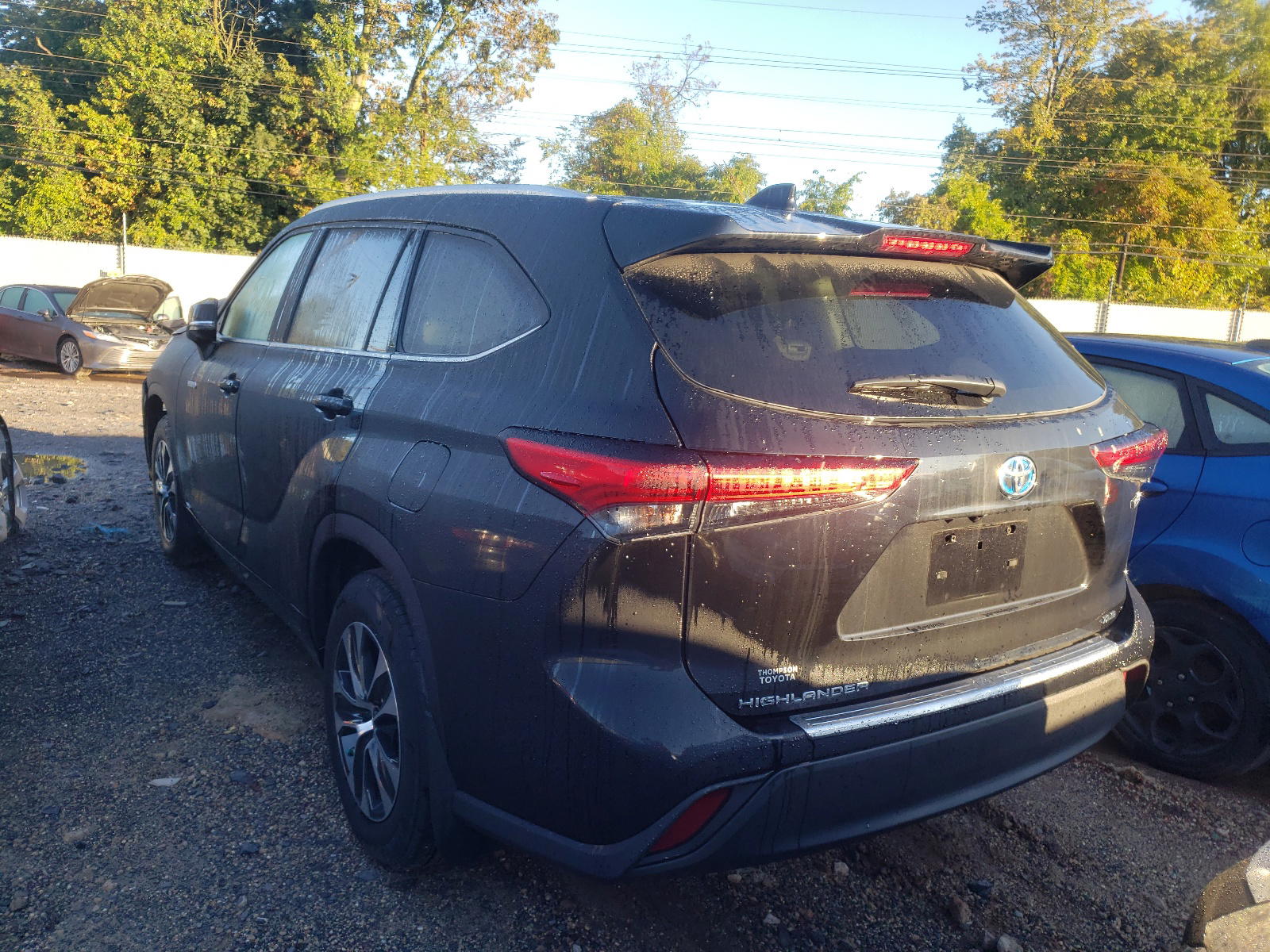 Photo 3 from auction – 2021 TOYOTA HIGHLANDER with VIN 5TDGBRCH1MS047183