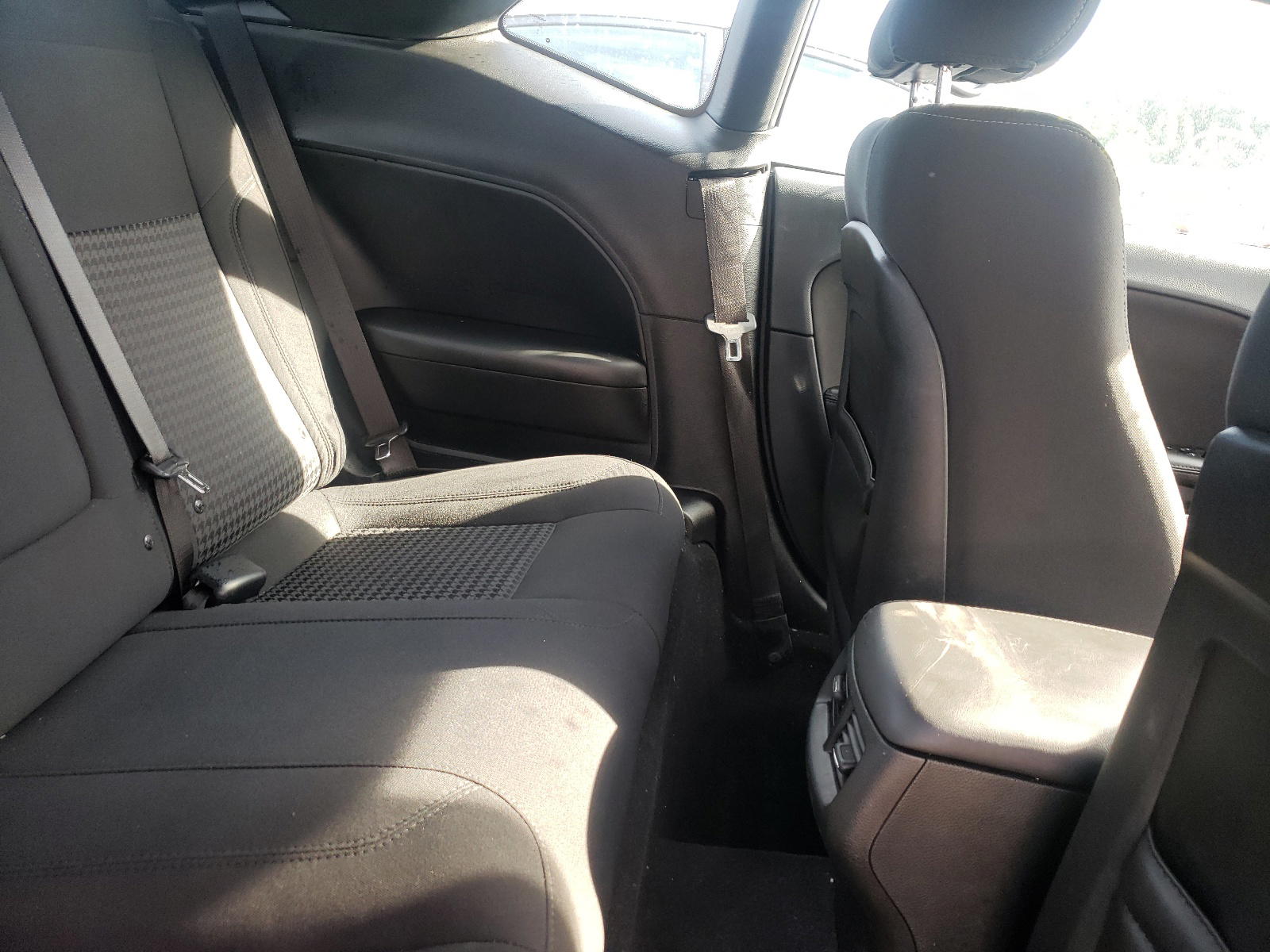 Photo 6 from auction – 2019 DODGE CHALLENGER with VIN 2C3CDZAG4KH606499