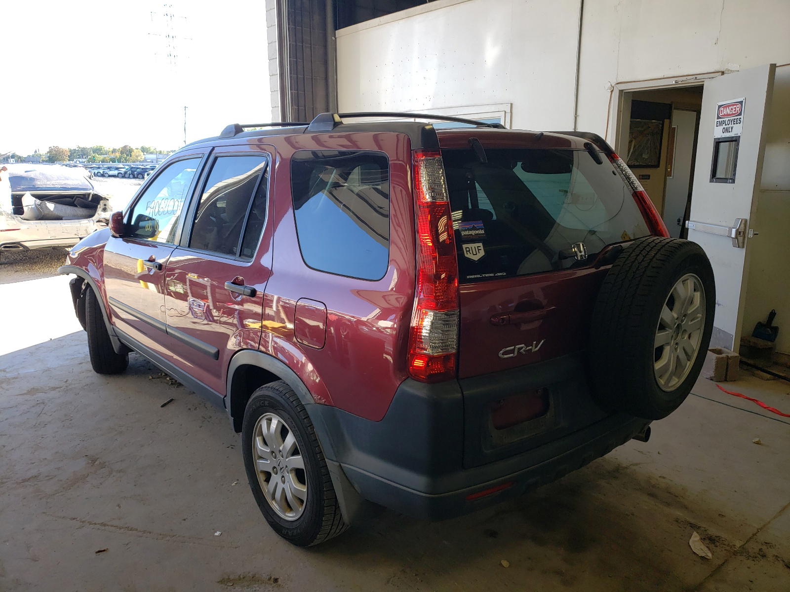 Photo 3 from auction – 2005 HONDA CR-V with VIN JHLRD78855C018775
