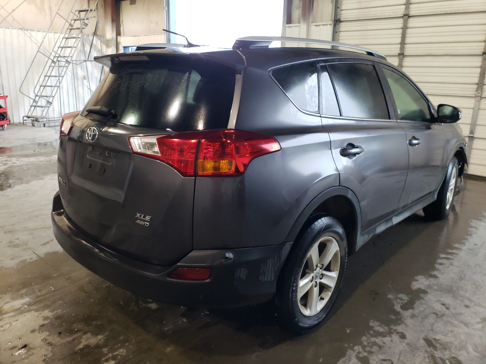 Photo 4 from auction – 2014 TOYOTA RAV4 XLE with VIN 2T3RFREV1EW198198