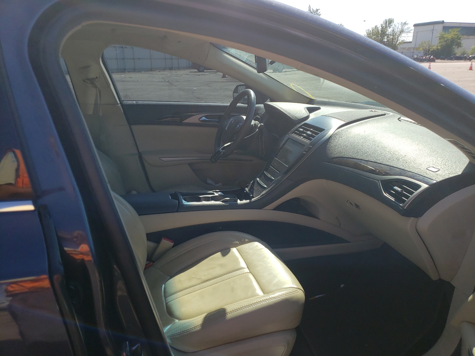 Photo 5 from auction – 2013 LINCOLN MKZ with VIN 3LN6L2GK7DR814104