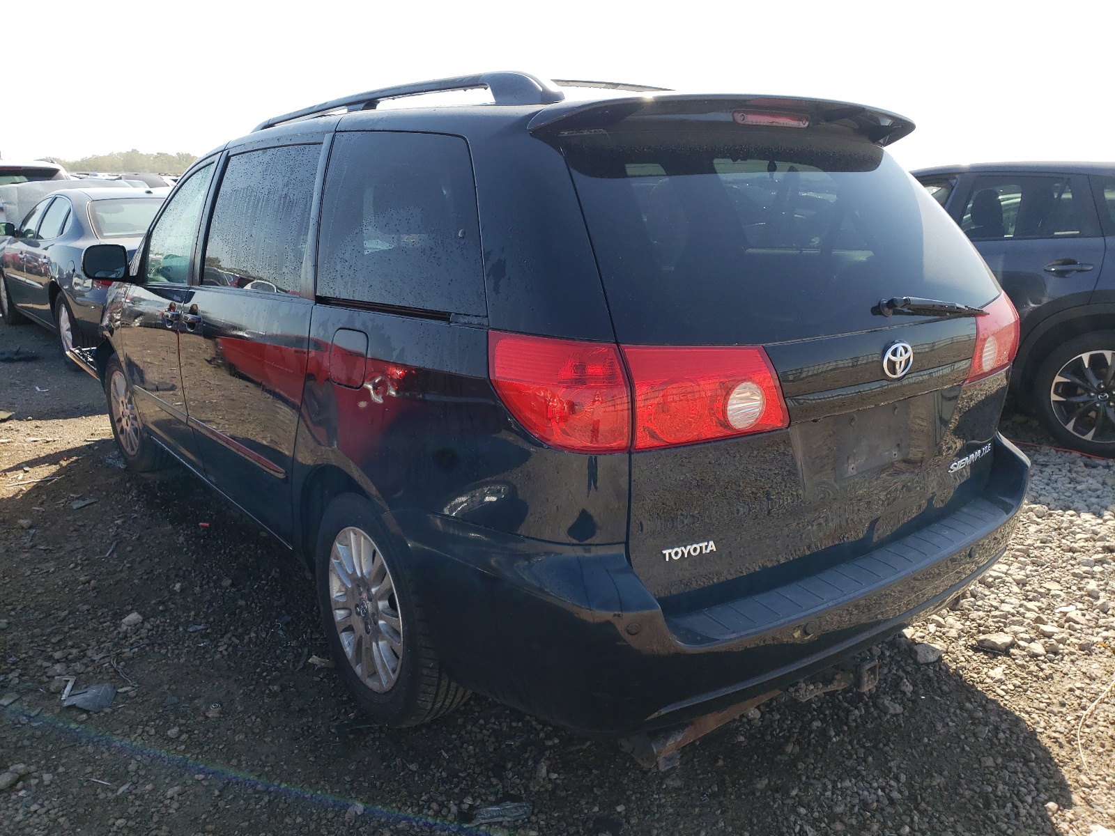 Photo 3 from auction – 2010 TOYOTA SIENNA XLE with VIN 5TDYK4CC2AS315570
