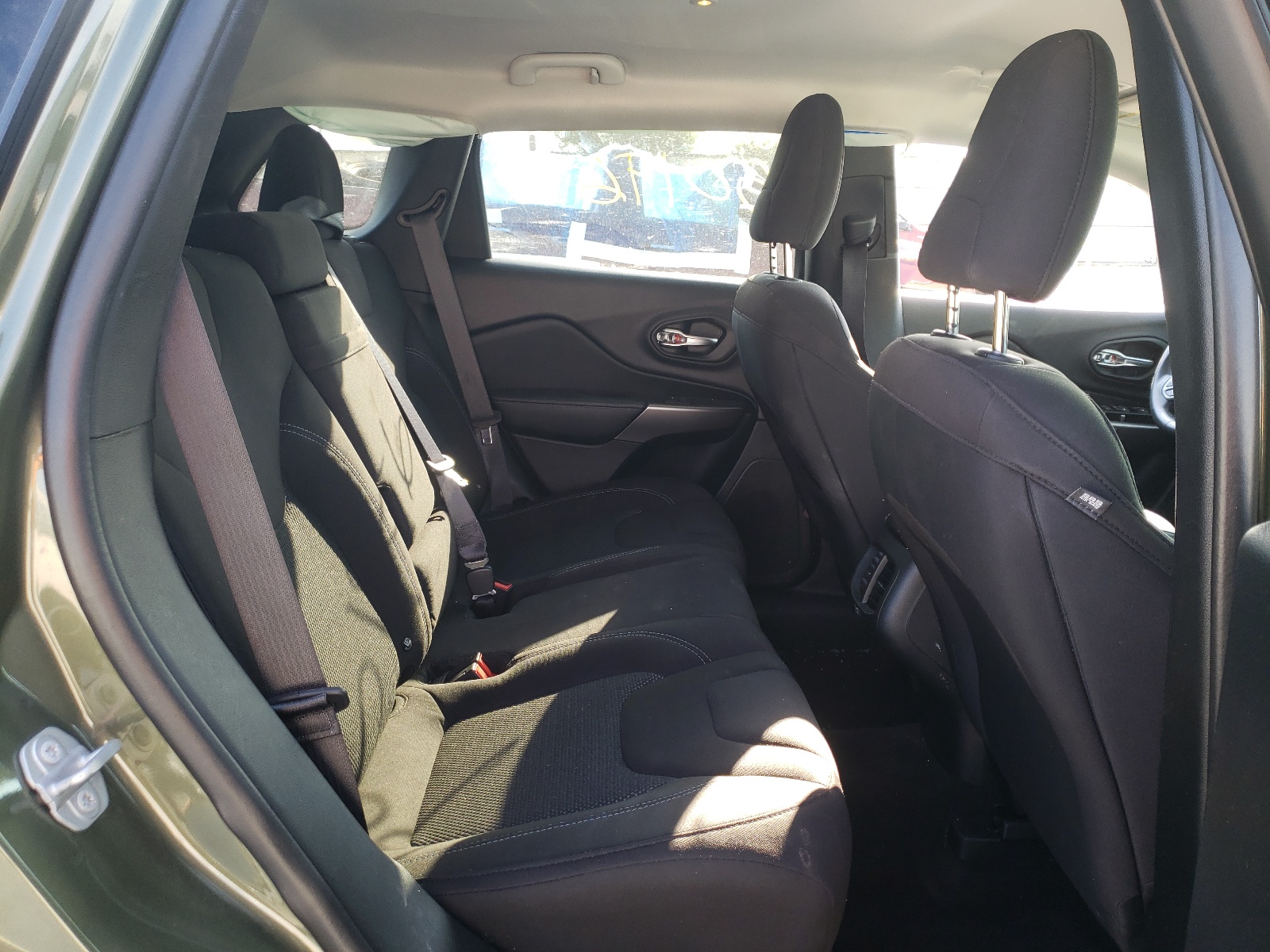 Photo 6 from auction – 2019 JEEP CHEROKEE L with VIN 1C4PJLCB5KD149803