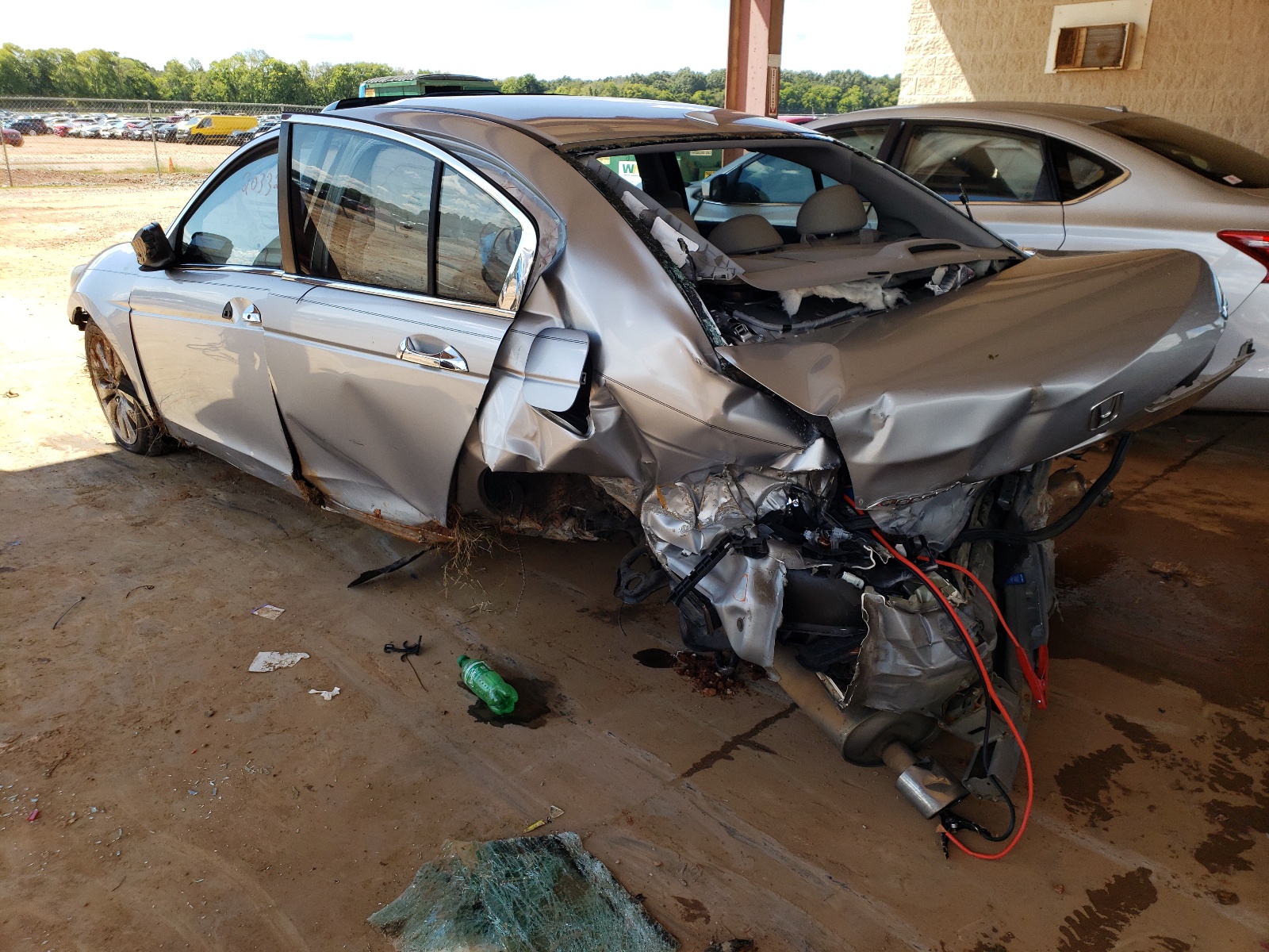 Photo 3 from auction – 2011 HONDA ACCORD EXL with VIN 1HGCP3F85BA028575