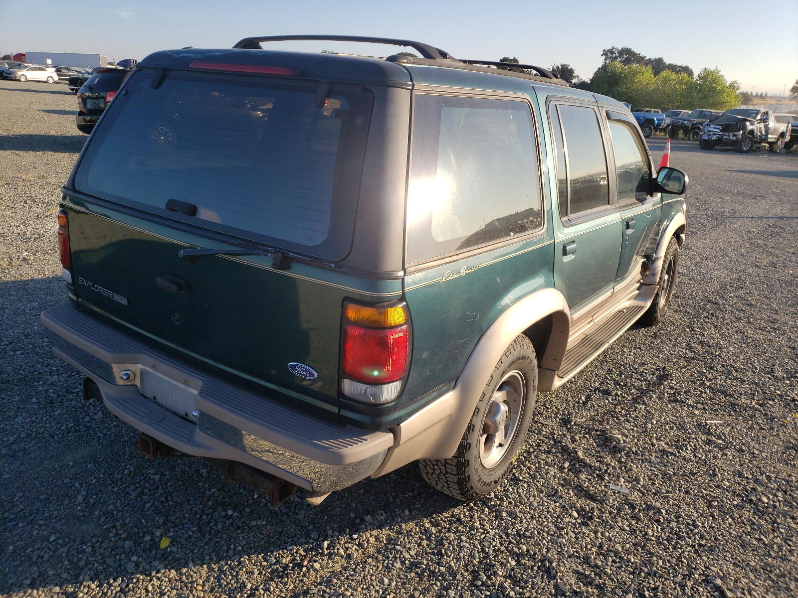 Photo 4 from auction – 1997 FORD EXPLORER with VIN 1FMDU35P9VUB48253