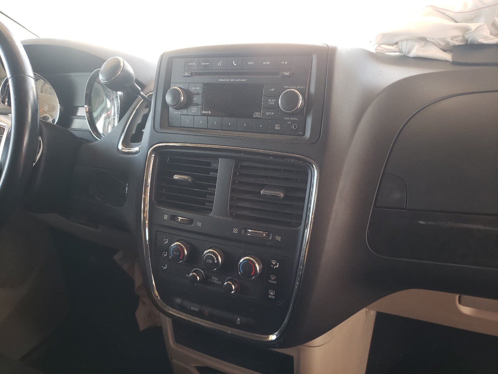 Photo 9 from auction – 2014 DODGE GRAND CARA with VIN 2C4RDGBG1ER392644