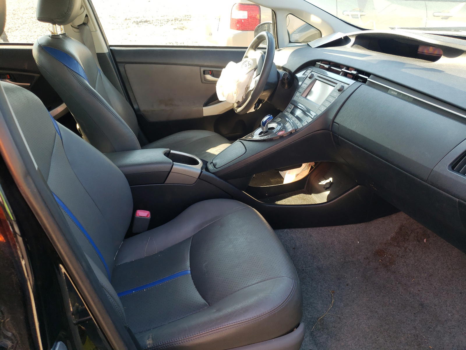 Photo 5 from auction – 2012 TOYOTA PRIUS with VIN JTDKN3DU1C5522684
