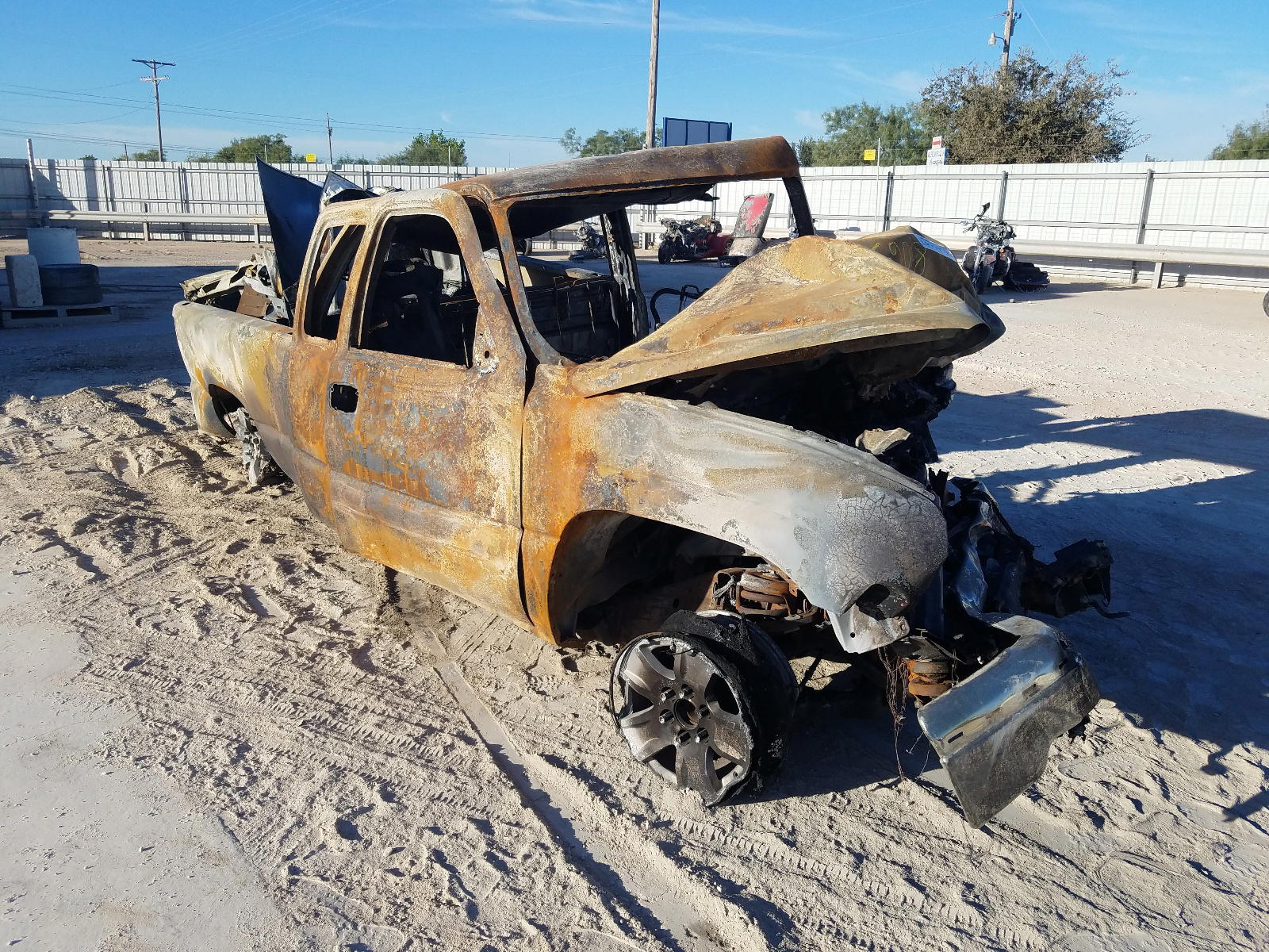 CHEVROLET SILVERADO 2004 with VIN 1GCEC19T24E401039 - Photo from auction