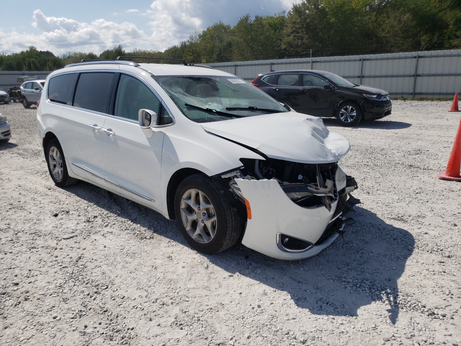 Фото 1 с аукциона – 2017 CHRYSLER PACIFICA T с VIN 2C4RC1EGXHR518466