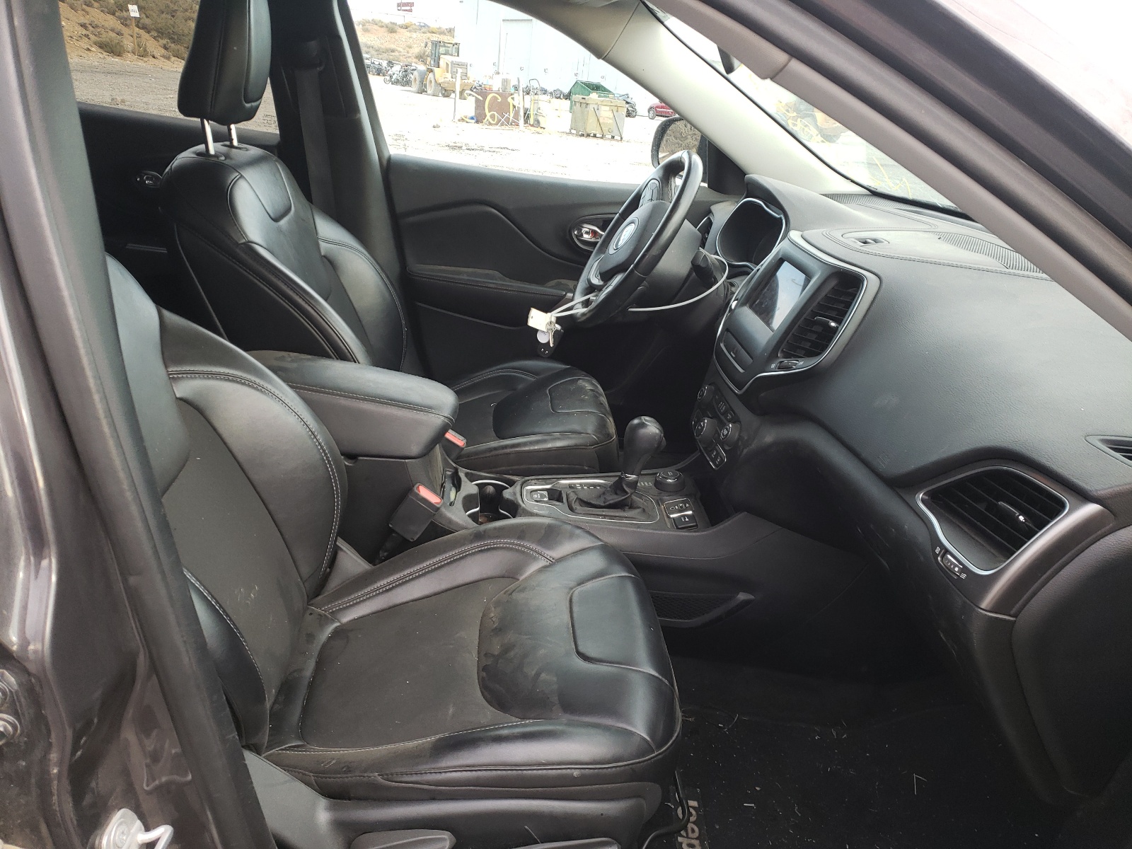 Zdjęcie 5 z aukcji – 2019 JEEP CHEROKEE L z VIN 1C4PJMLB4KD199128