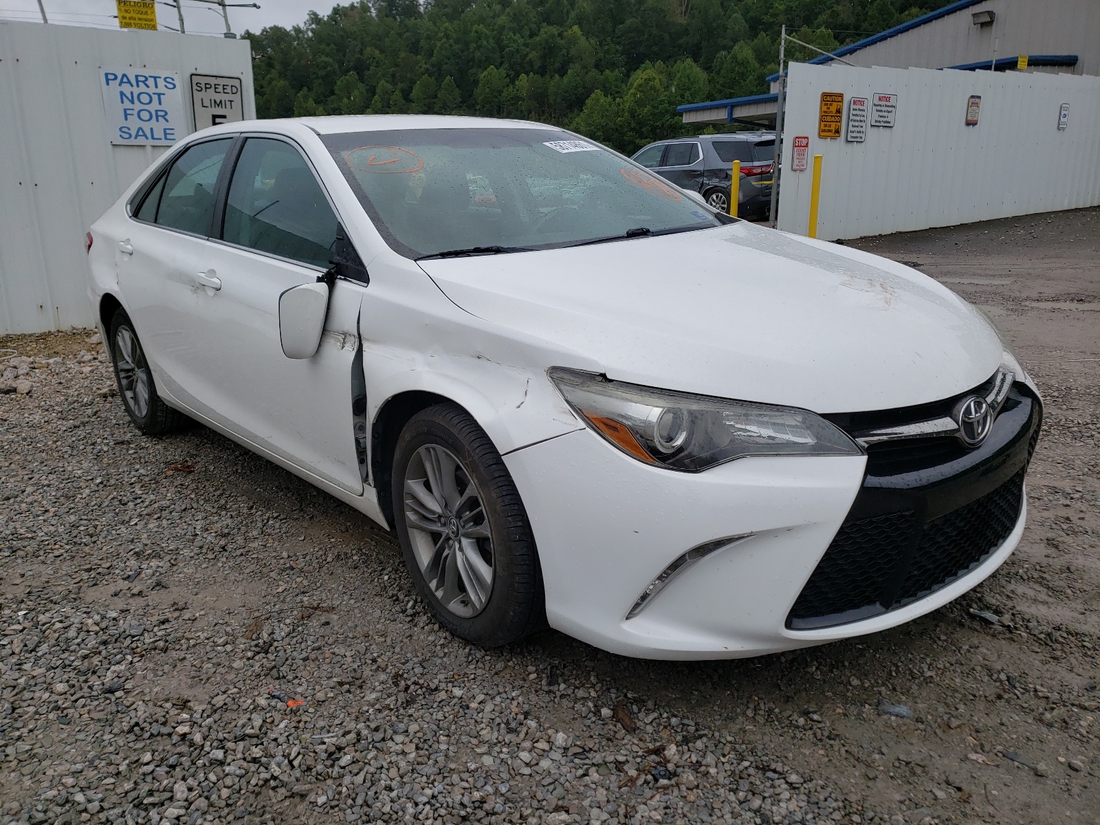 Photo 1 from auction – 2015 TOYOTA CAMRY LE with VIN 4T1BF1FK8FU905444
