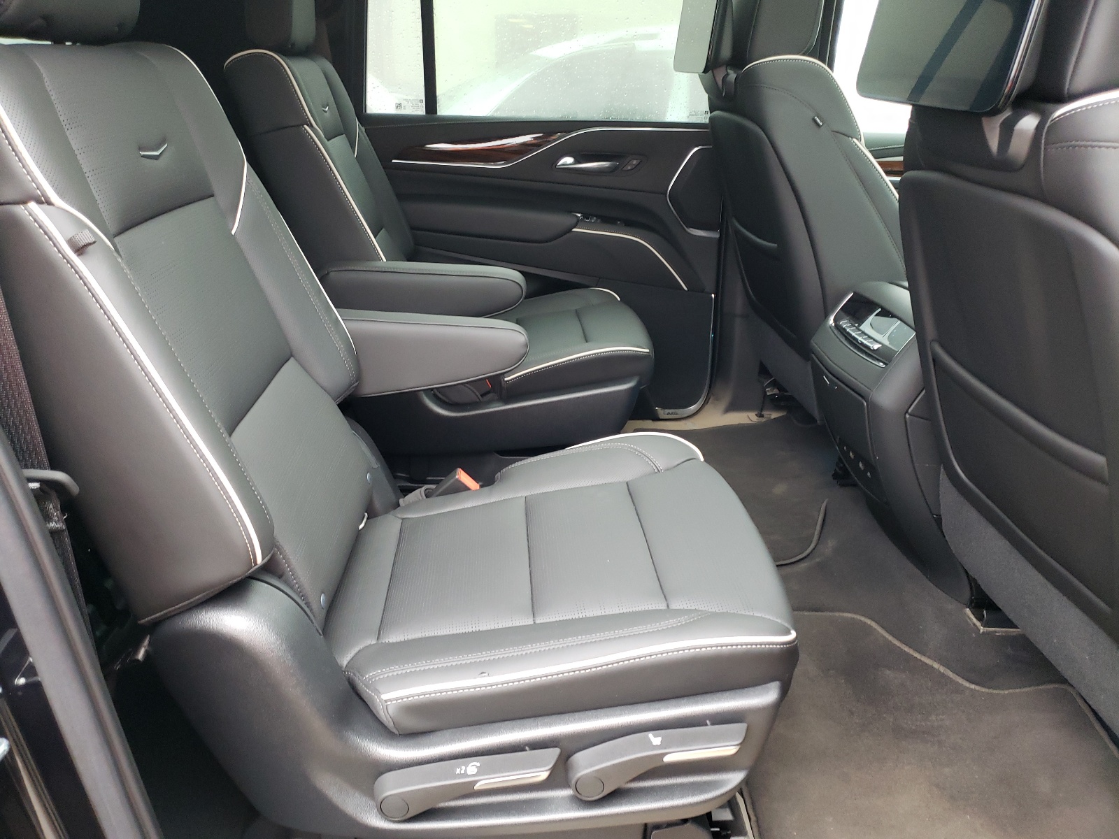 Фото 6 с аукциона – 2021 CADILLAC ESCALADE E с VIN 1GYS4KKL2MR403117