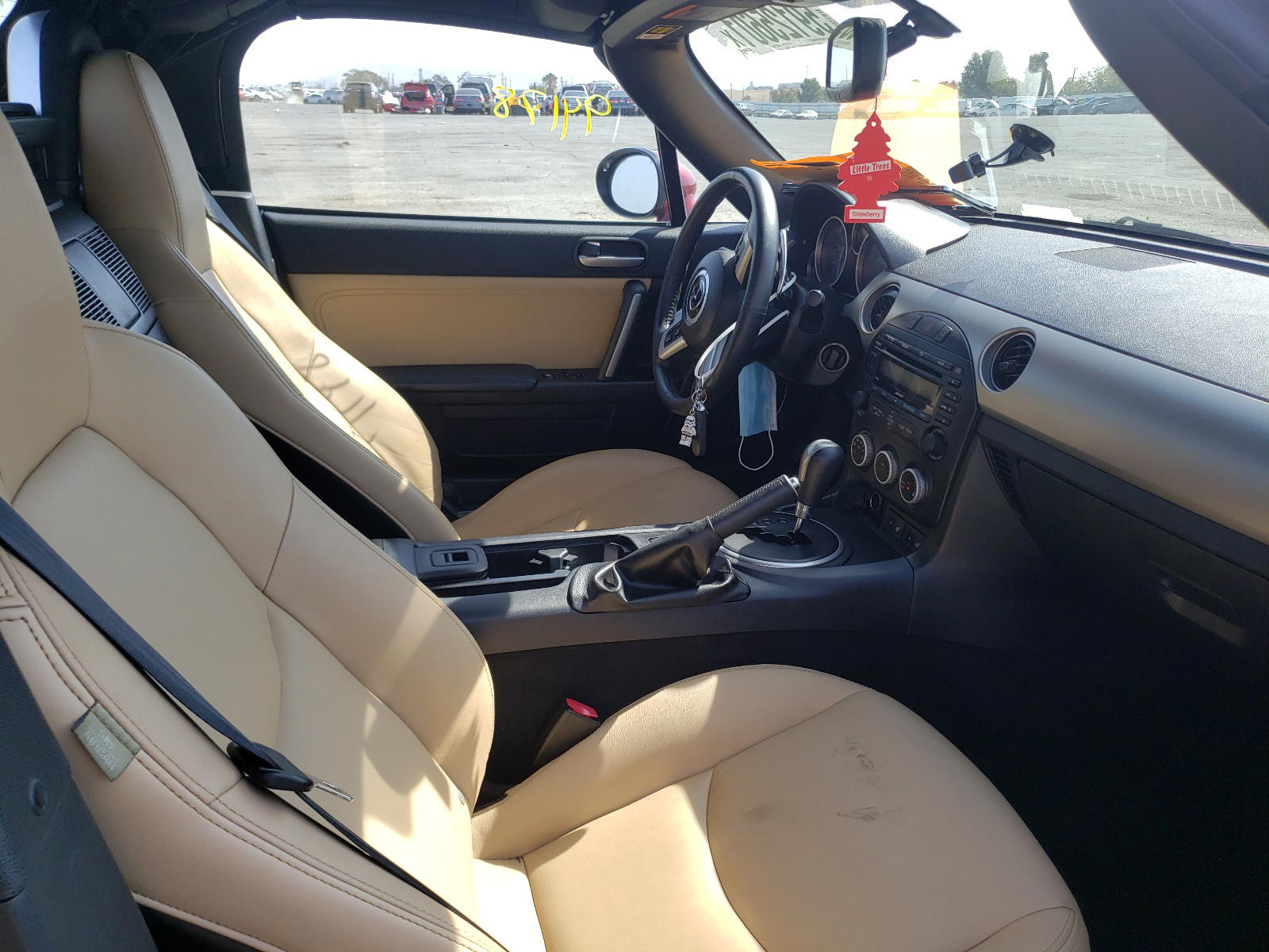 Photo 5 from auction – 2011 MAZDA MX-5 MIATA with VIN JM1NC2PF9B0218606