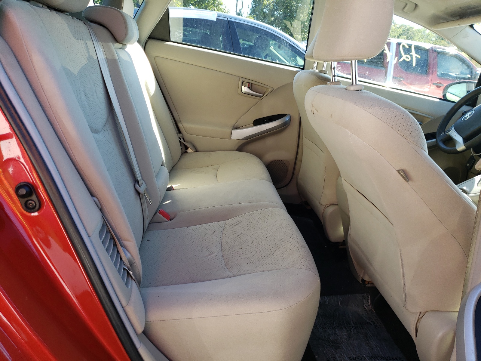 Photo 6 from auction – 2013 TOYOTA PRIUS with VIN JTDKN3DU2D1631468