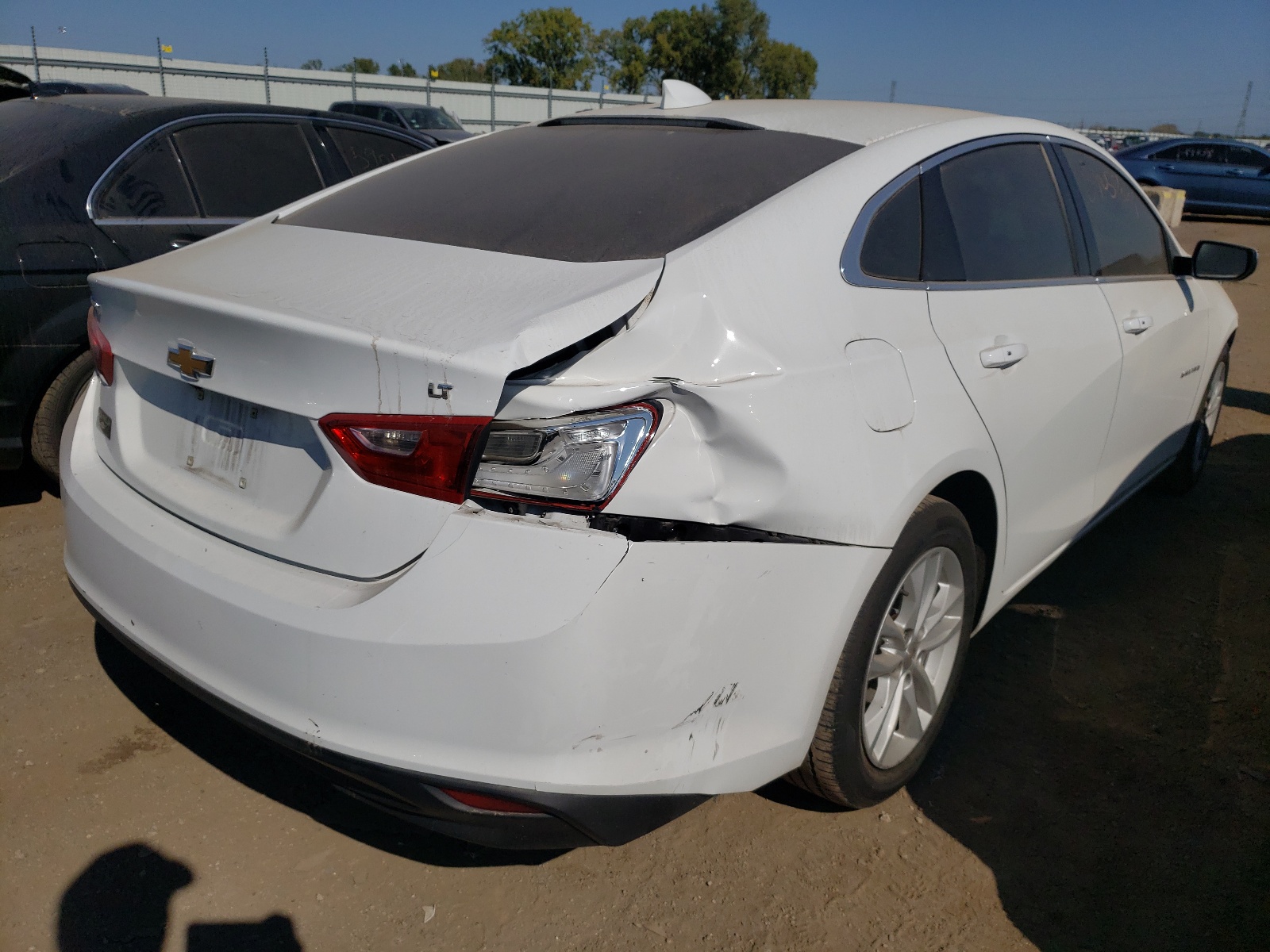 Photo 4 from auction – 2016 CHEVROLET MALIBU LT with VIN 1G1ZE5ST6GF310232