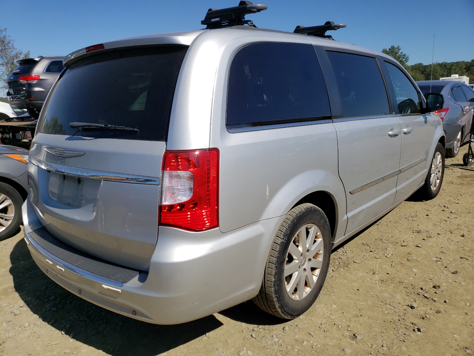 Photo 4 from auction – 2012 CHRYSLER TOWN & COU with VIN 2C4RC1CG9CR124999