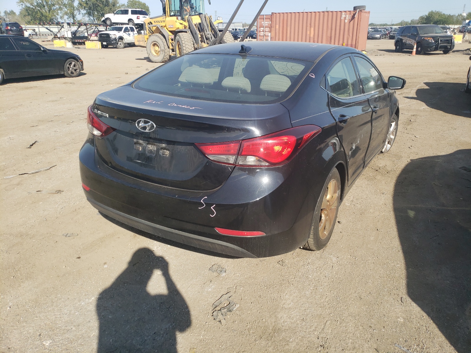Photo 4 from auction – 2016 HYUNDAI ELANTRA SE with VIN 5NPDH4AE7GH771564