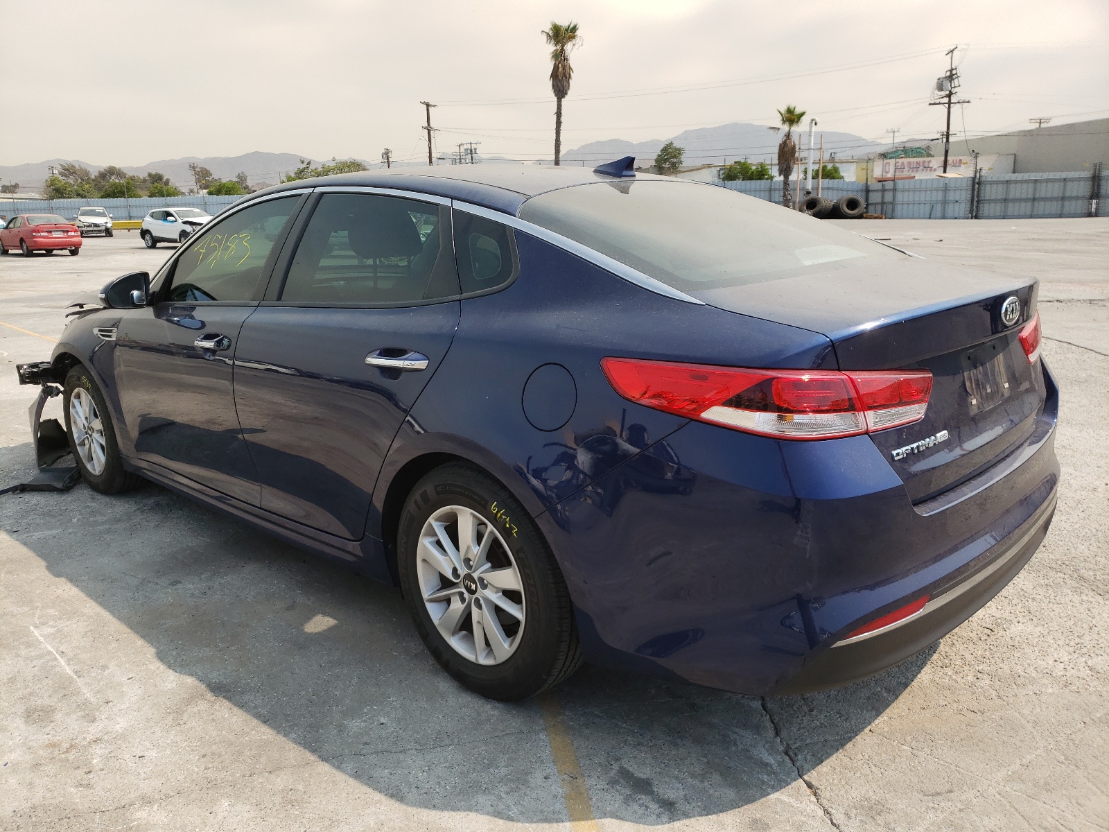 Photo 3 from auction – 2017 KIA OPTIMA LX with VIN 5XXGT4L32HG152035