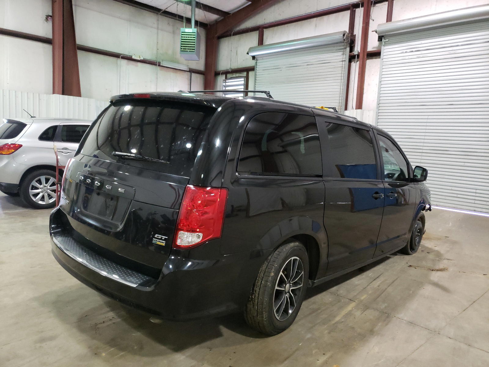 Photo 4 from auction – 2019 DODGE GRAND CARA with VIN 2C4RDGEG4KR631613
