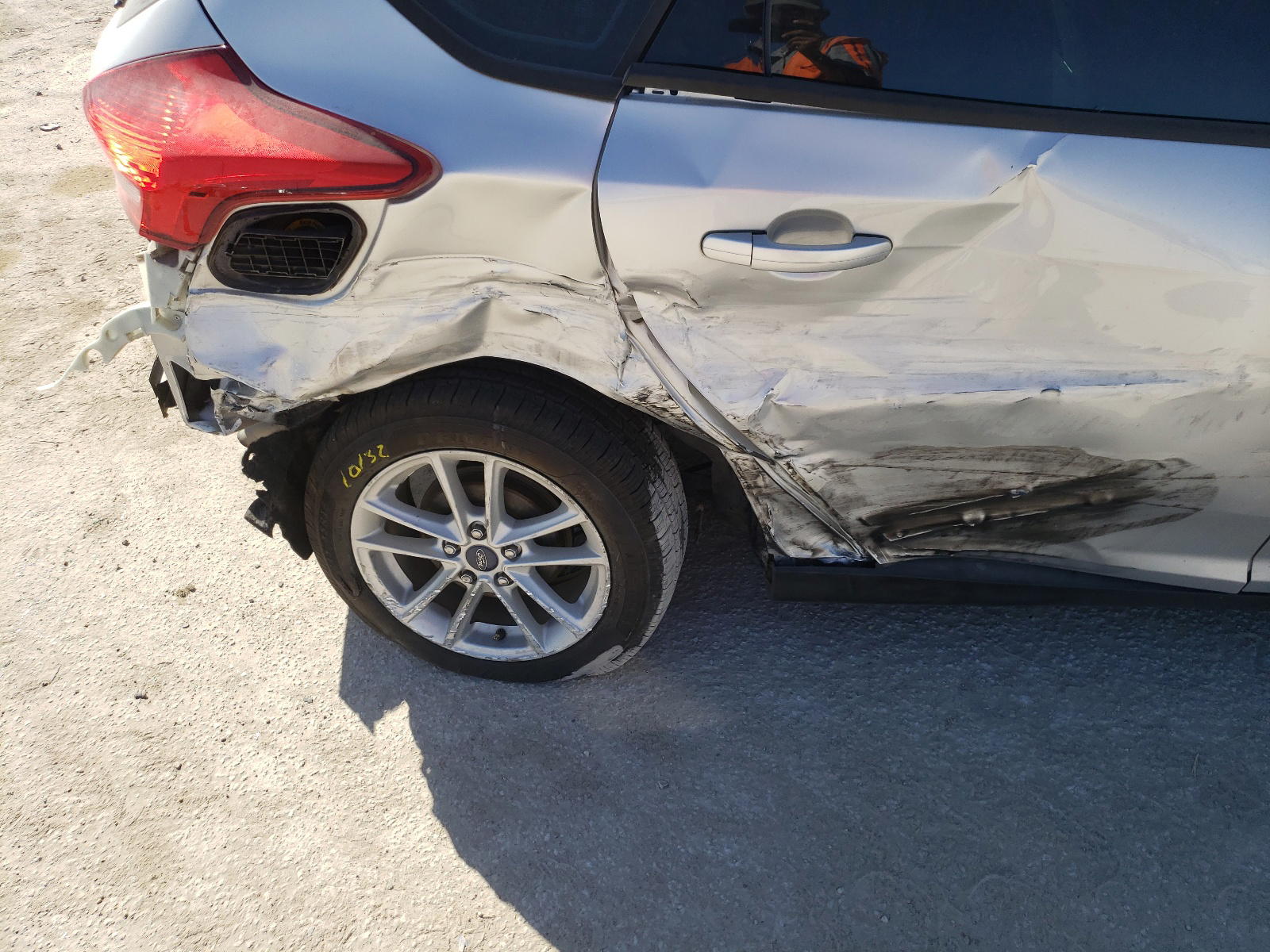 Photo 9 from auction – 2015 FORD FOCUS SE with VIN 1FADP3K25FL234967