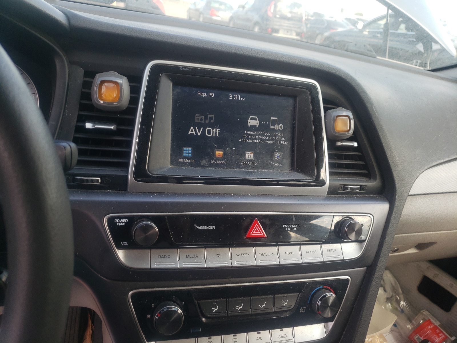 Photo 9 from auction – 2018 HYUNDAI SONATA SE with VIN 5NPE24AF9JH700548
