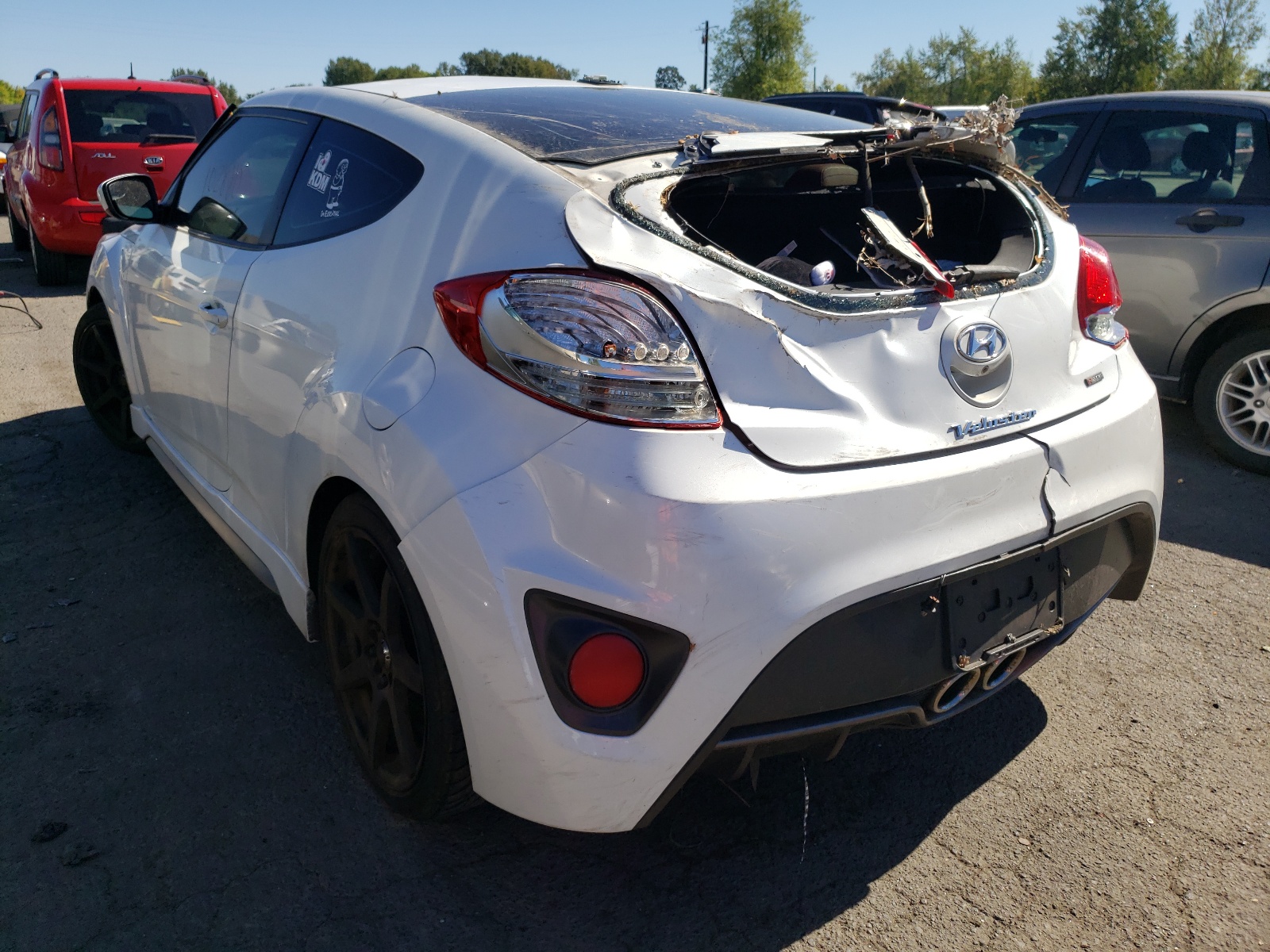 Photo 3 from auction – 2015 HYUNDAI VELOSTER T with VIN KMHTC6AE4FU231398
