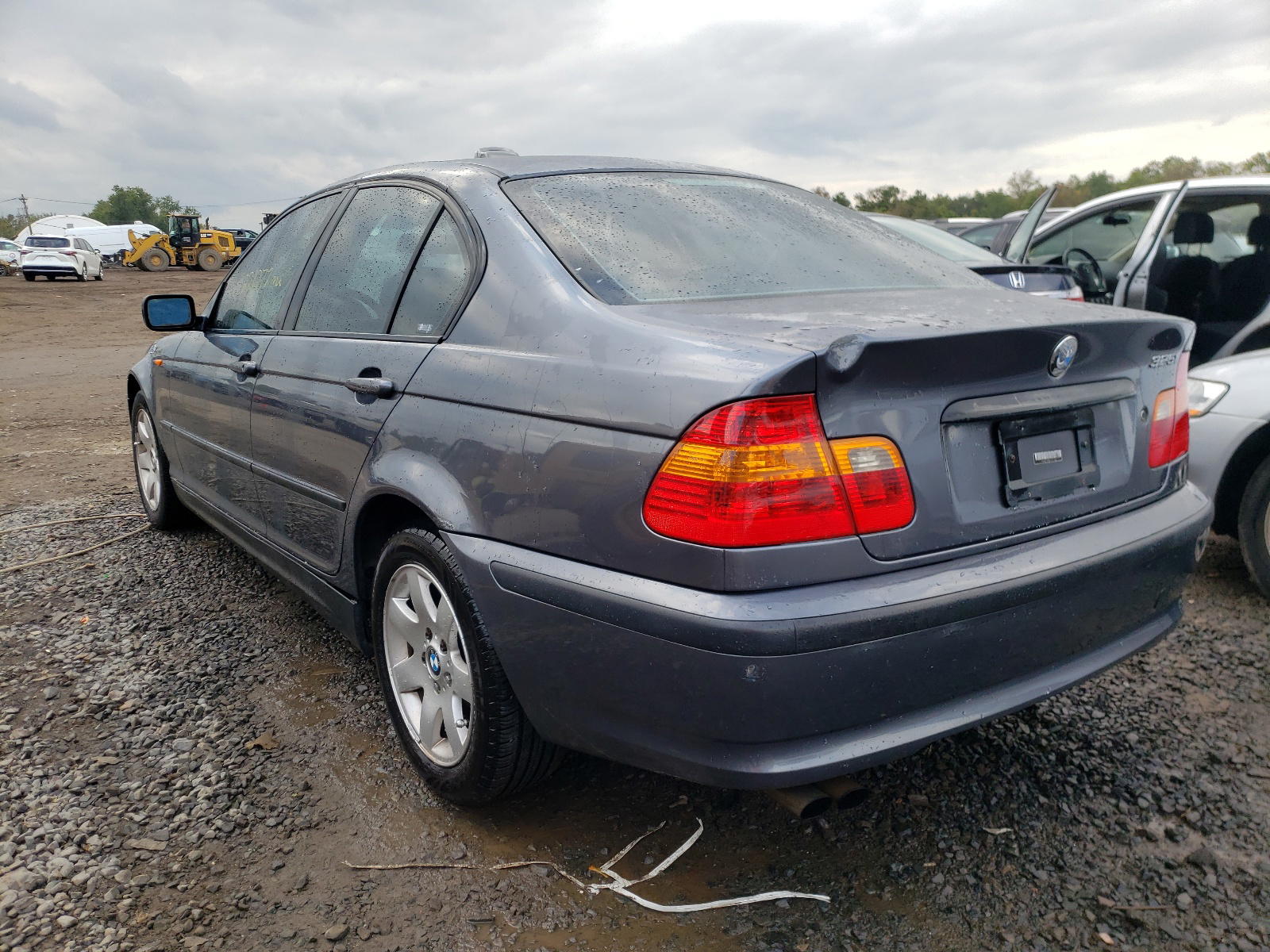 Photo 3 from auction – 2003 BMW 325 I with VIN WBAET37403NJ27715