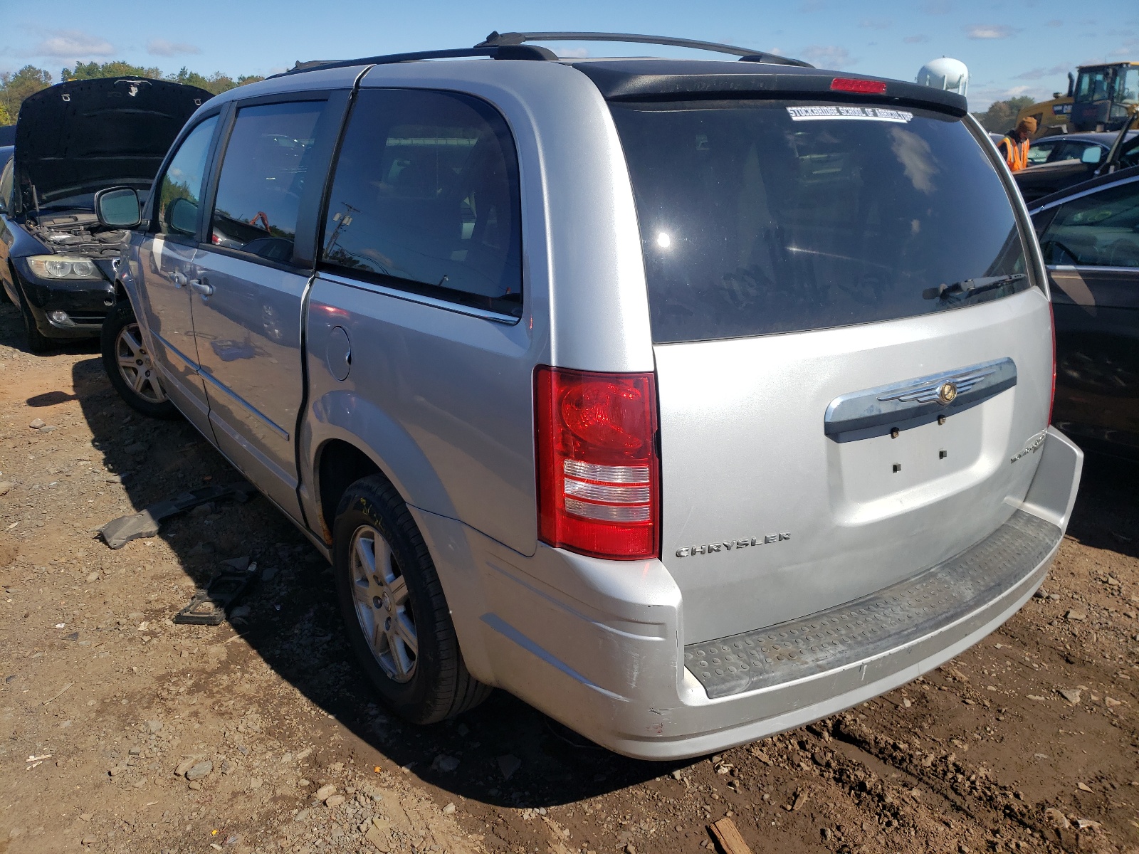Photo 3 from auction – 2010 CHRYSLER TOWN & COU with VIN 2A4RR5D17AR369937